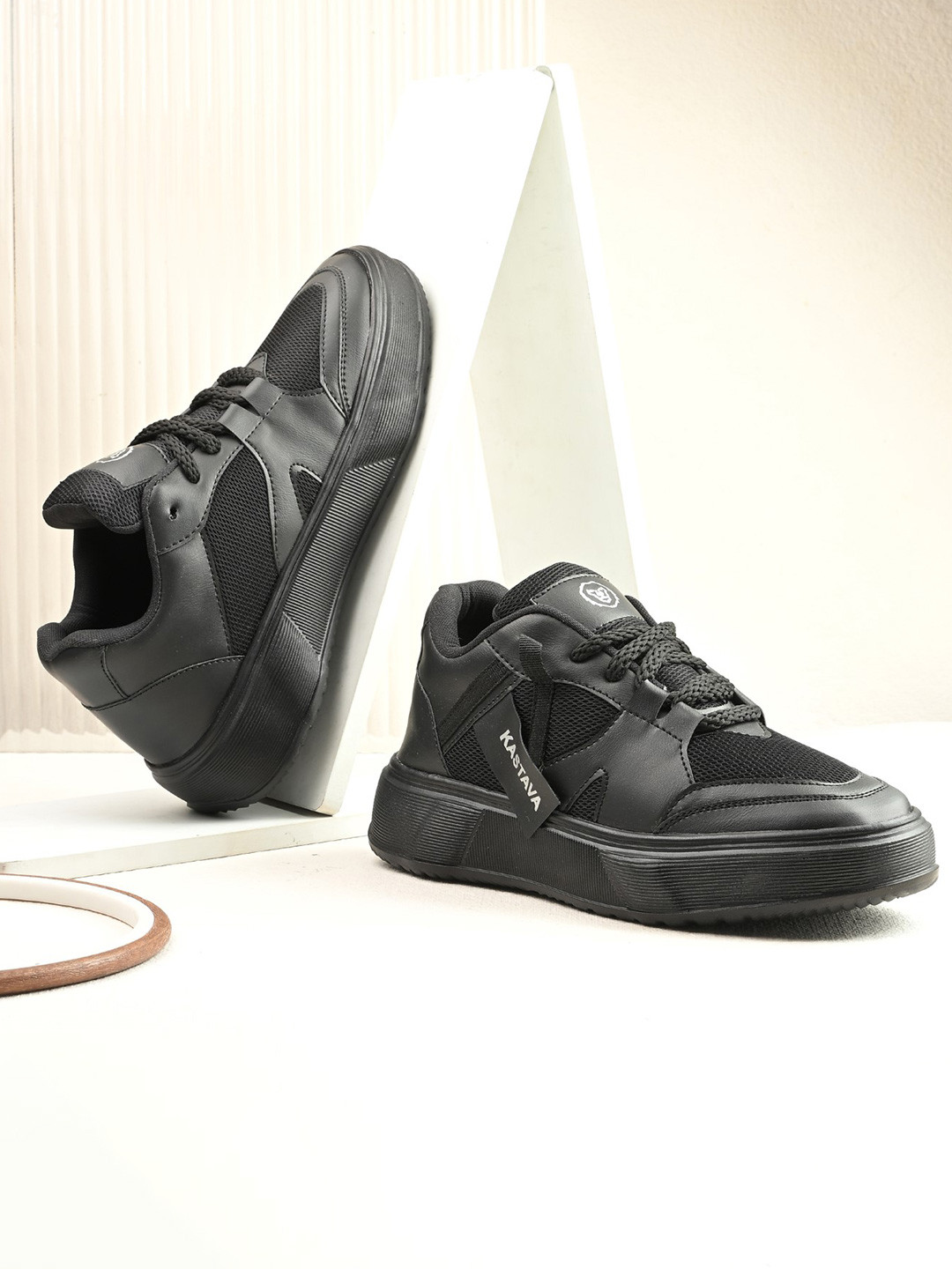 KASTAVA Men Sneakers