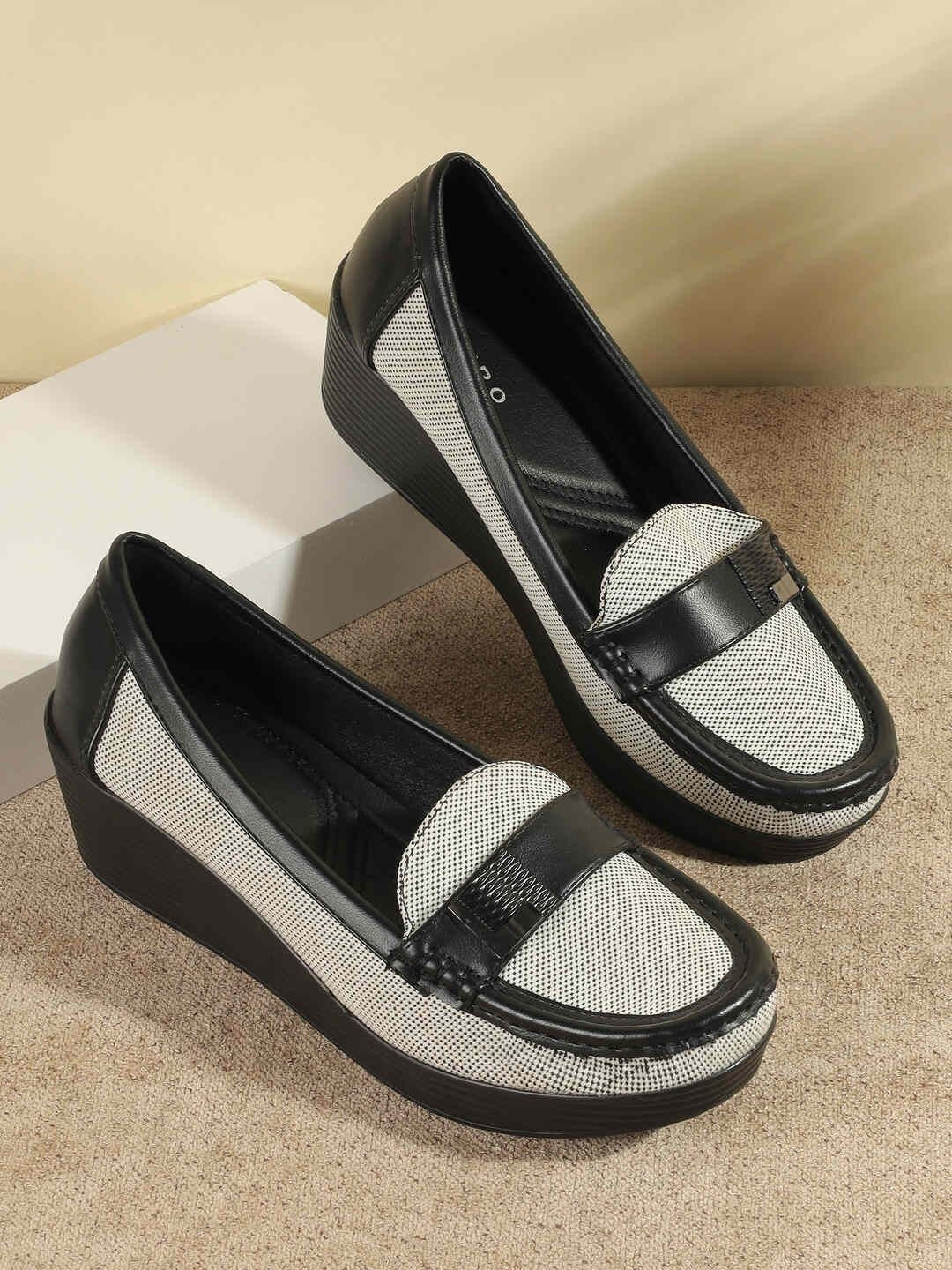 Metro Women Textured Loafers