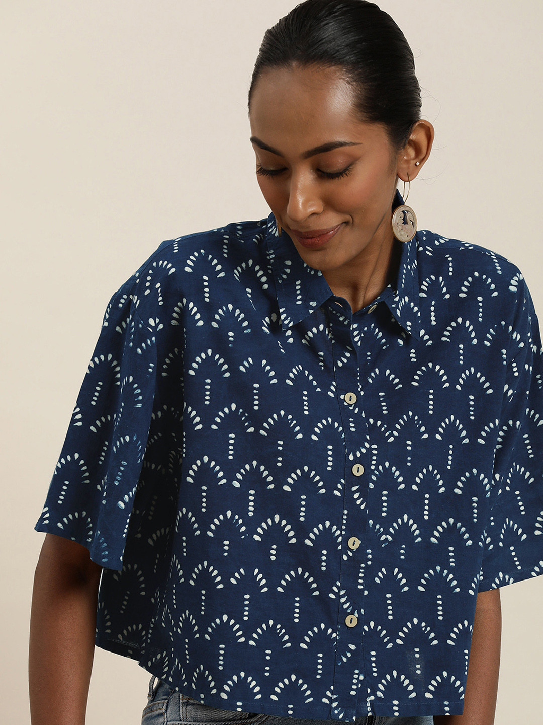 Taavi Standard Boxy Opaque Printed Casual Shirt