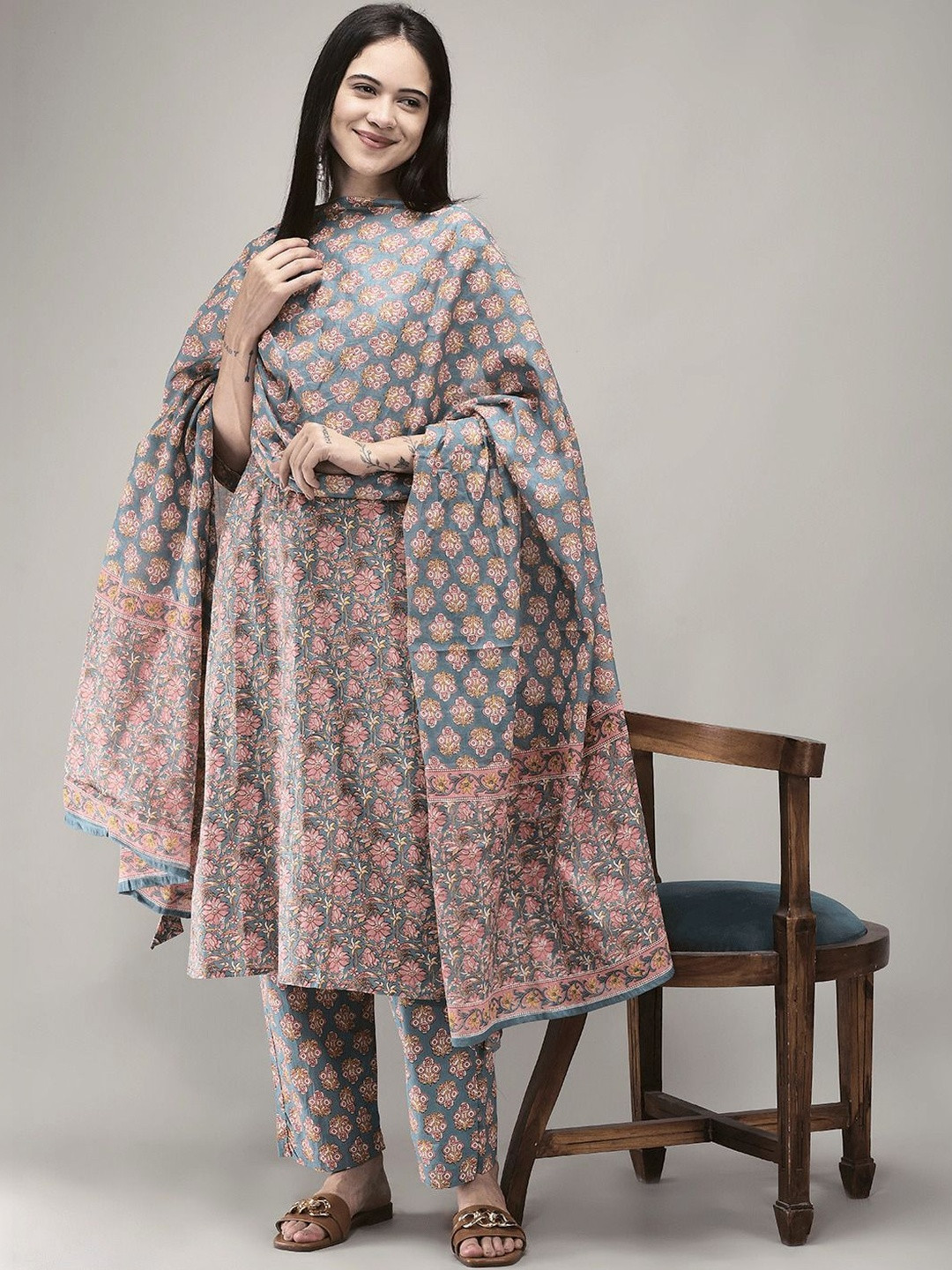 Aralia Women Floral Printed Regular Pure Cotton Kurta with Trousers & With Dupatta