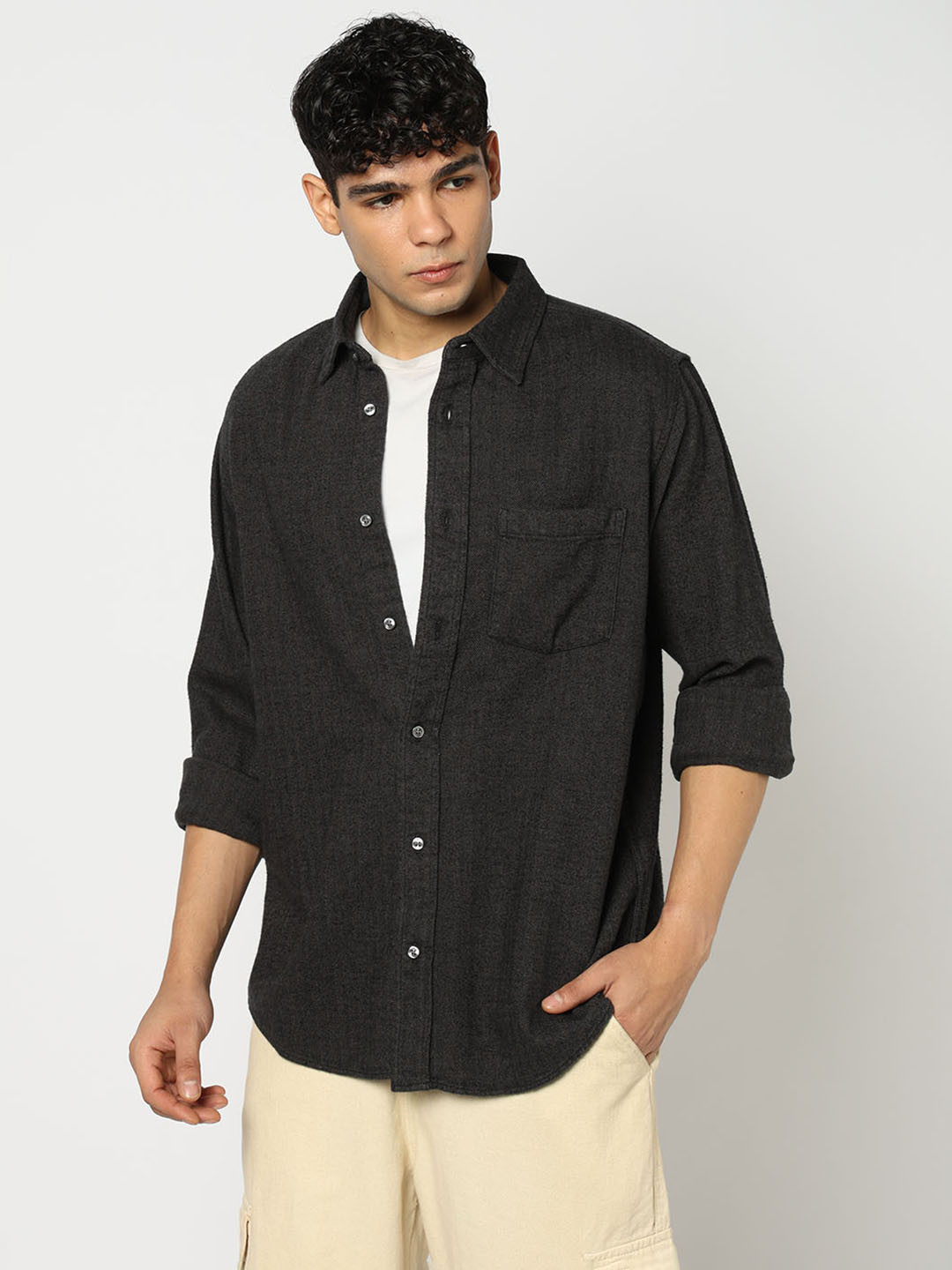 GAP Men Spread Collar Relaxed Shirt