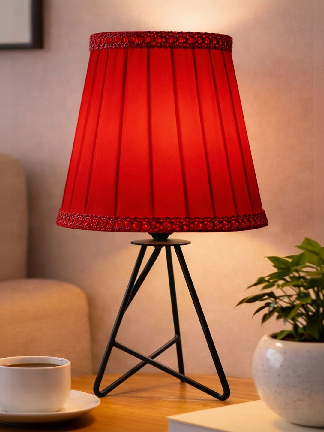 Decorcity Red Textured Metal Industrial Frusturical Shaped Table Lamp