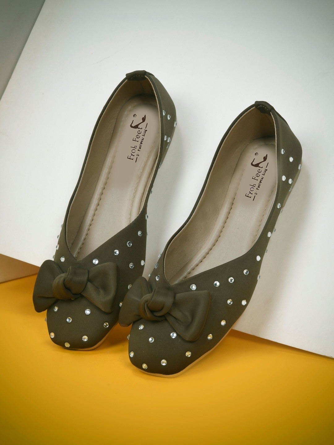Froh Feet Women Round Toe Slip-On Ballerinas