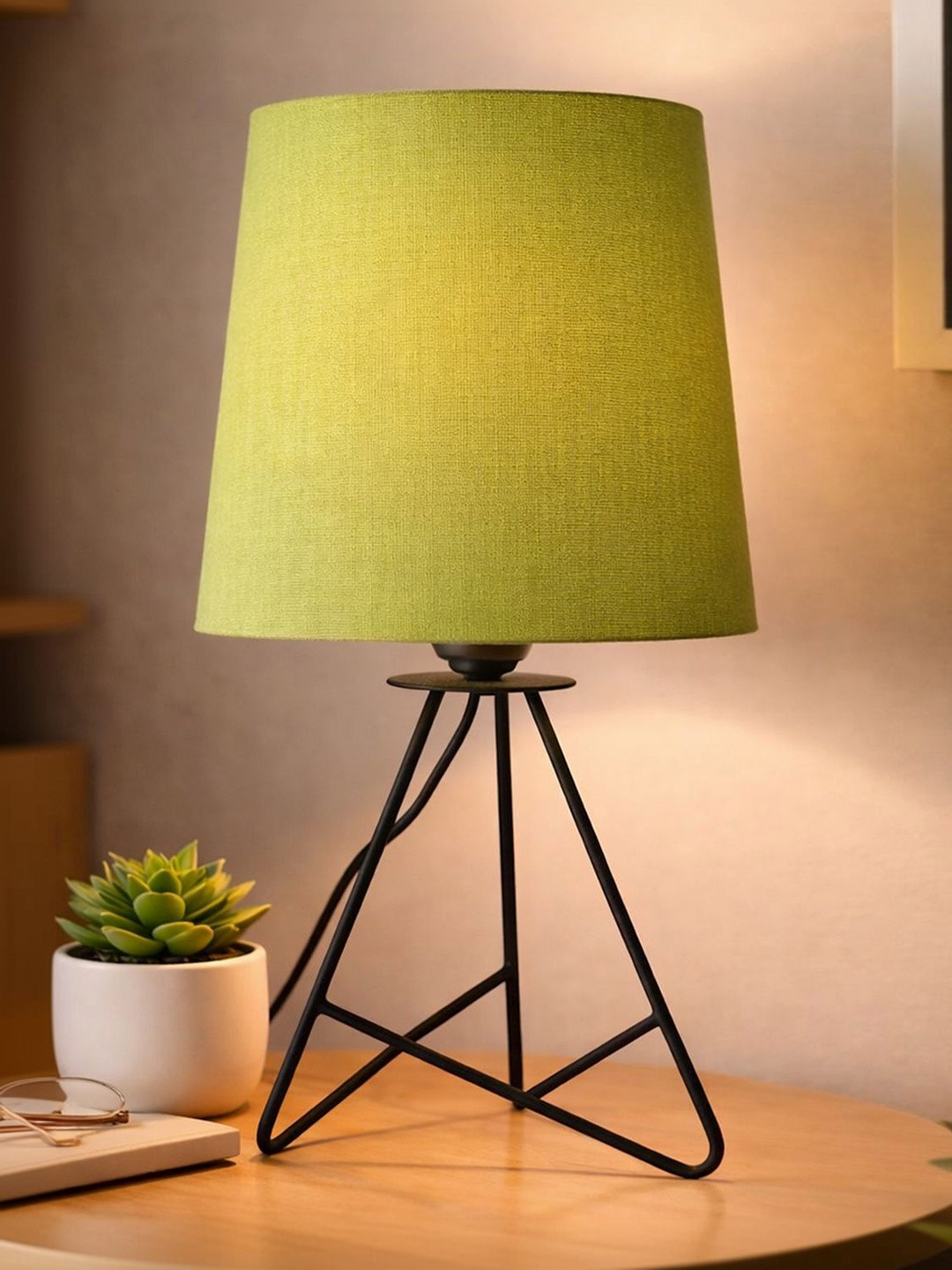 Decorcity Green Metal Contemporary Frusturical Shaped Table Lamp