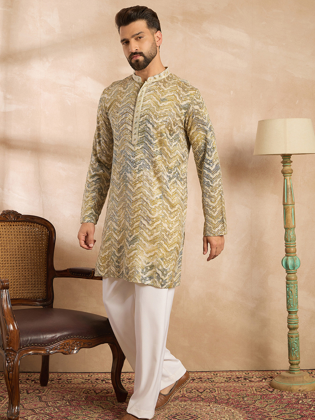 House of Pataudi Embroidered Straight Kurta