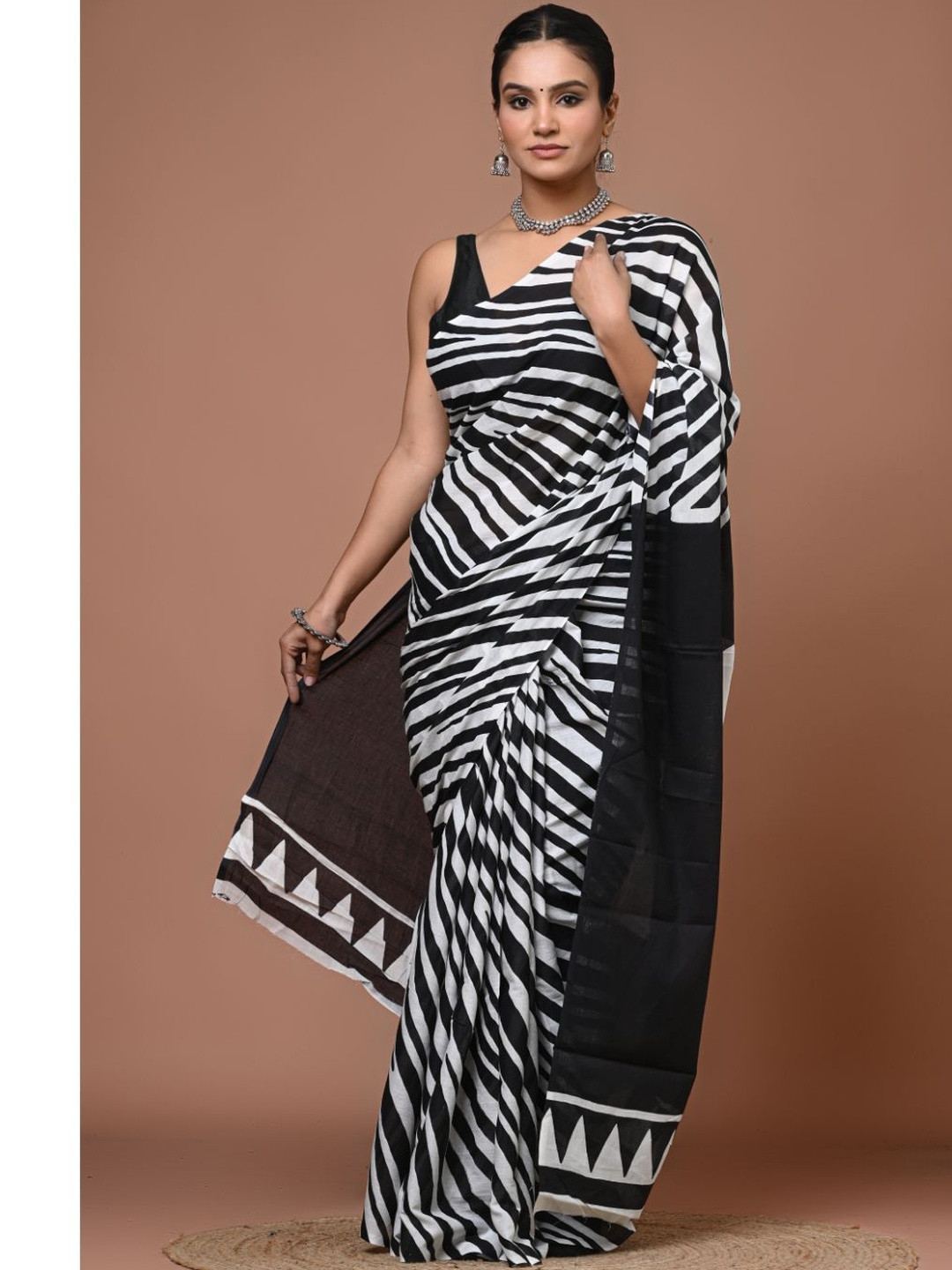 DATTA BUTTI Pure Cotton Bagru Saree