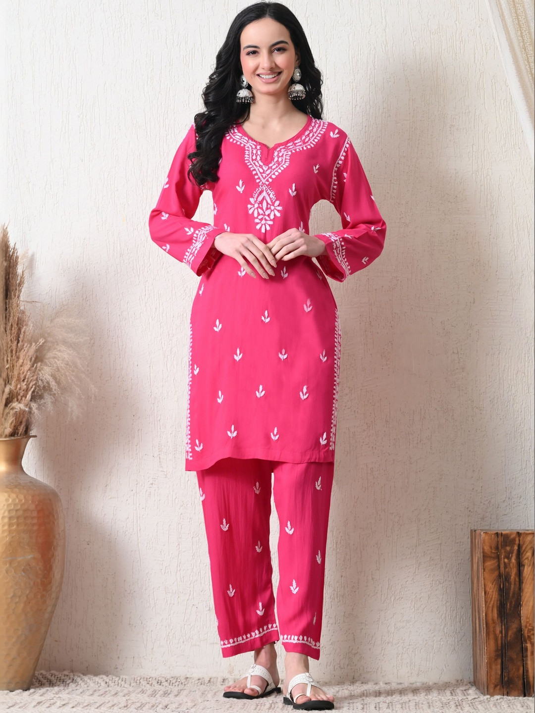 Syrish Women Ethnic Motifs Embroidered Regular Chikankari Kurta with Trousers