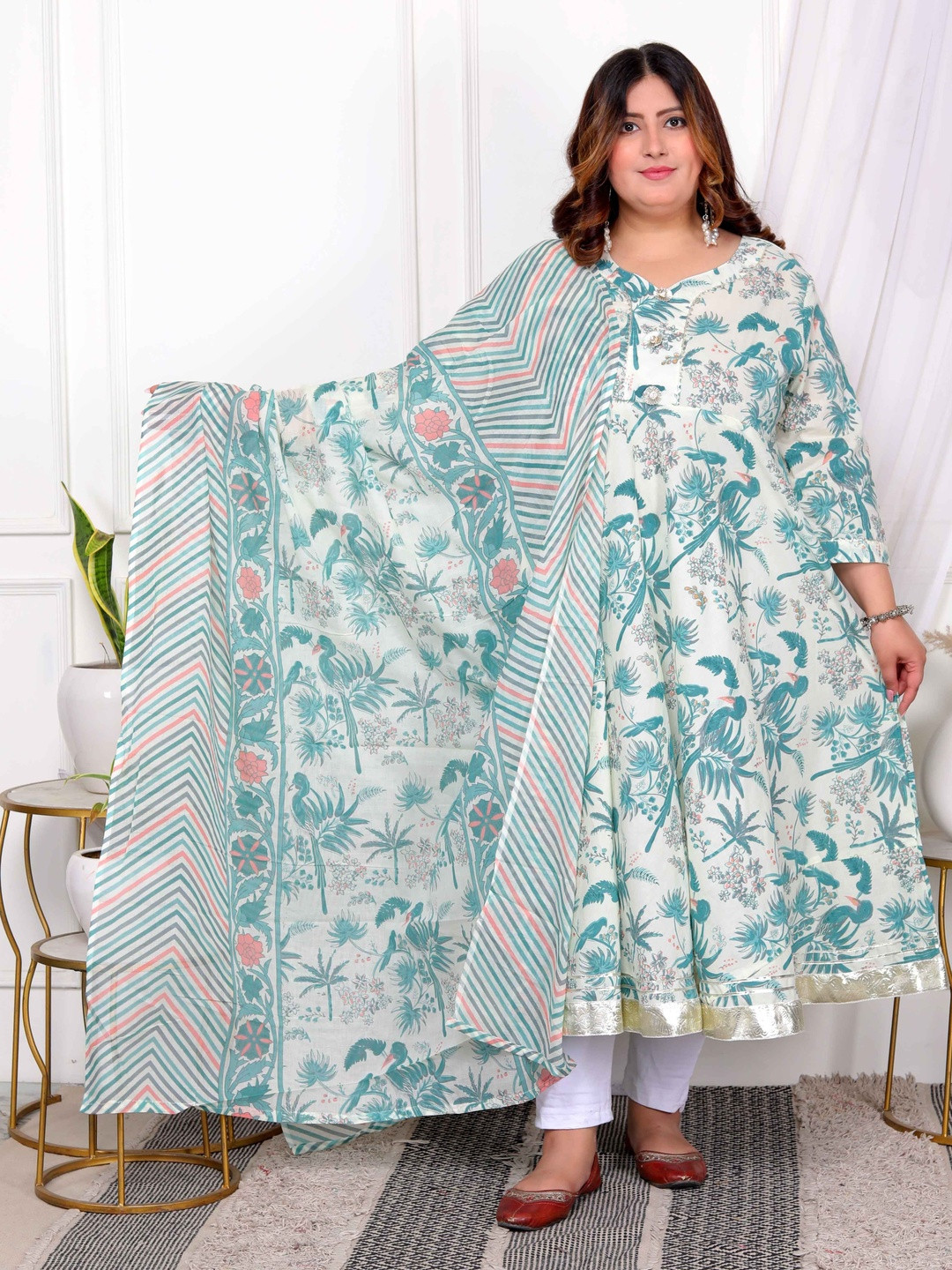 Sztori Floral Printed Gotta Patti Anarkali Kurta