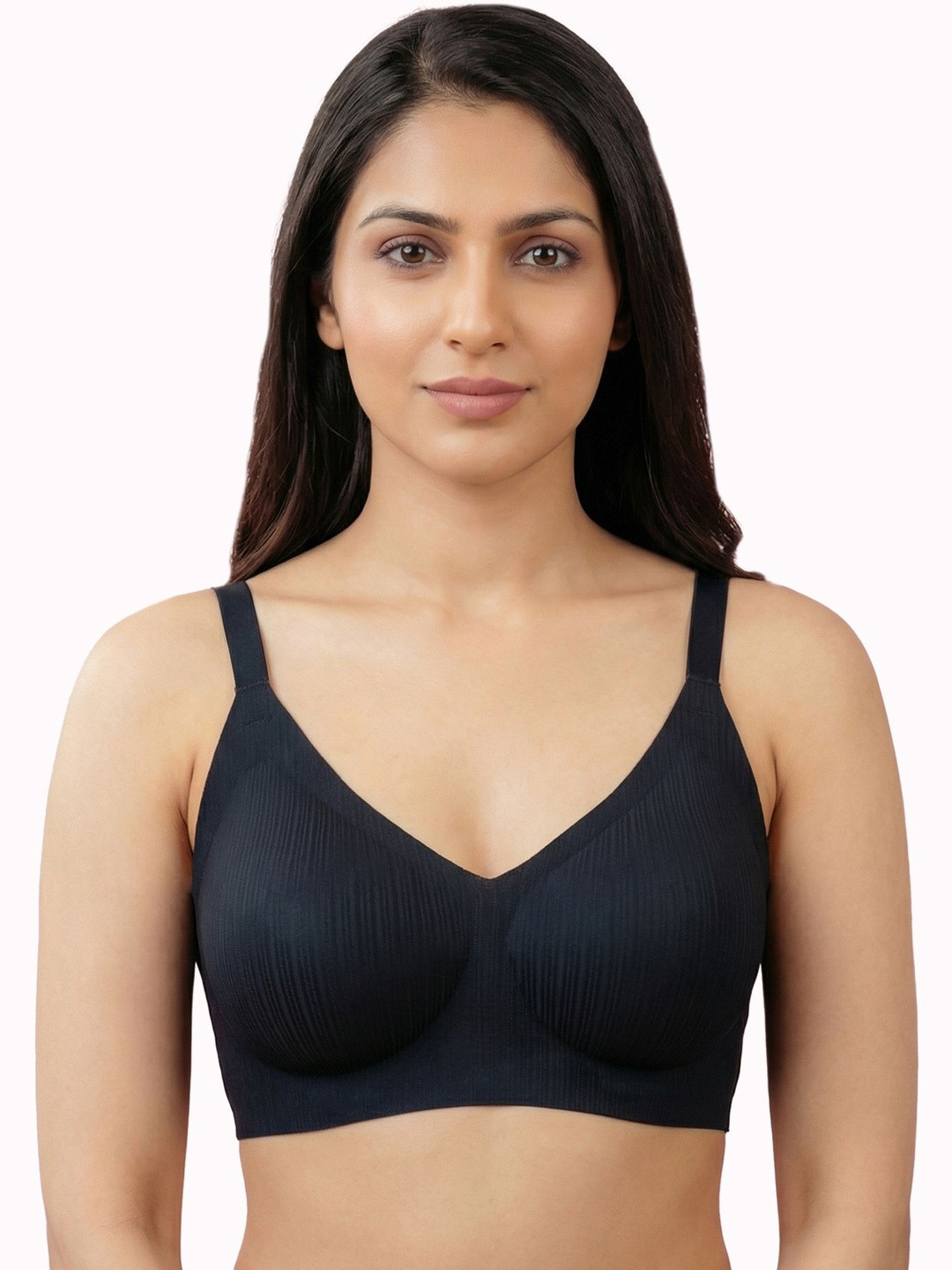 Invisisoft Textured Polyamide Lightly Padded Non-wired Bonded Bra