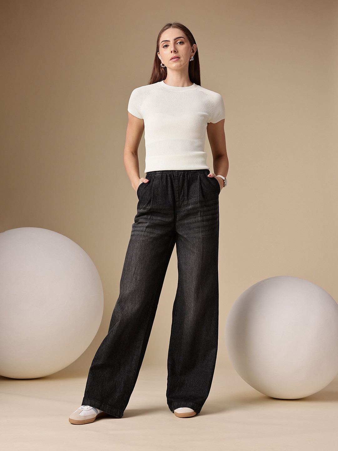 Chemistry Women Wide Leg Mid-Rise Light Fade Pure Cotton Pleated Jeans