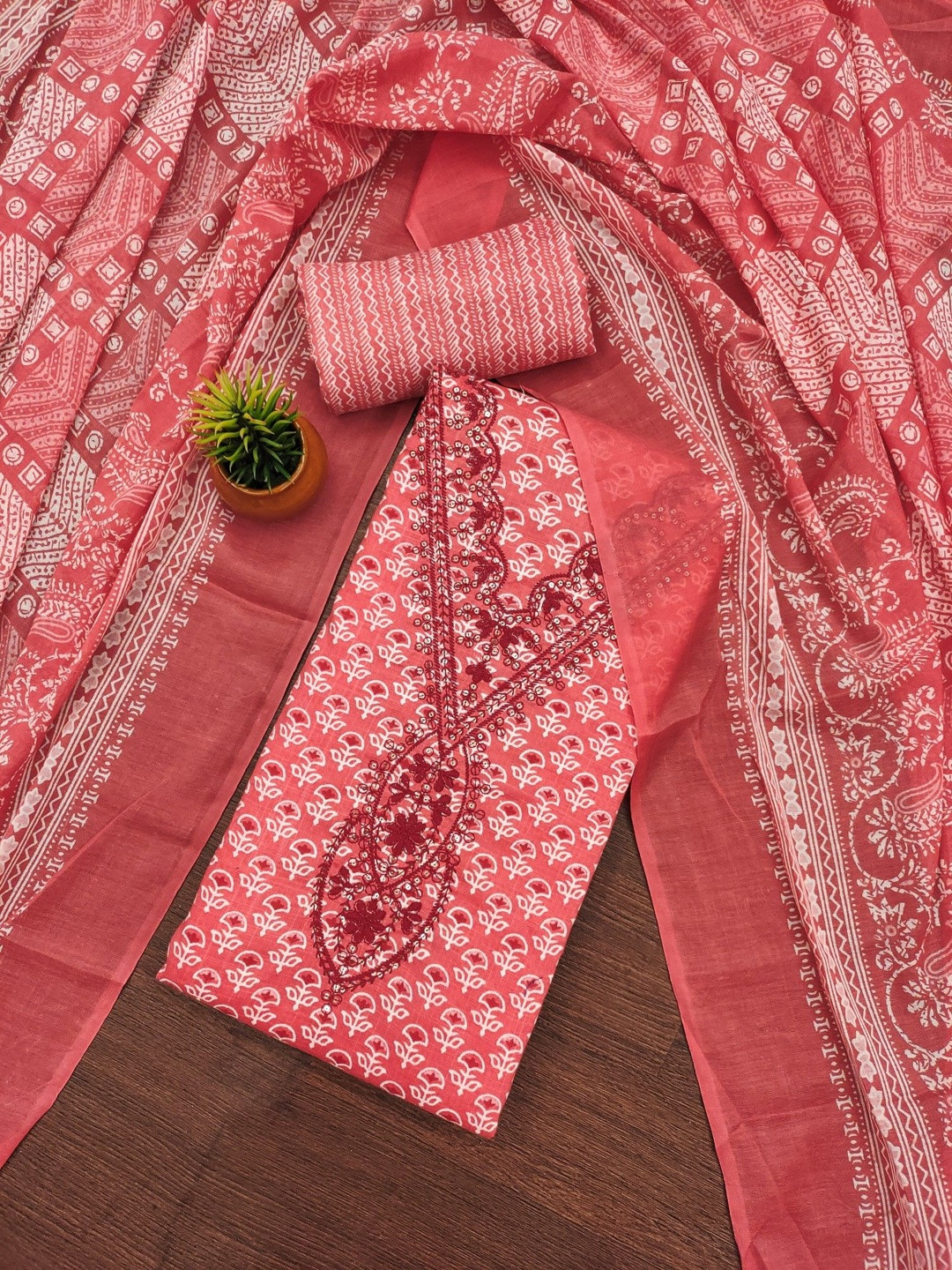 Dhaaga Ghar Printed Unstitched Dress Material