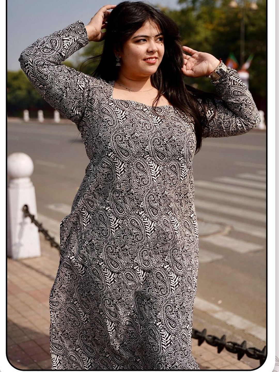 RAJAM Women Floral Printed Flared Sleeves Kurta
