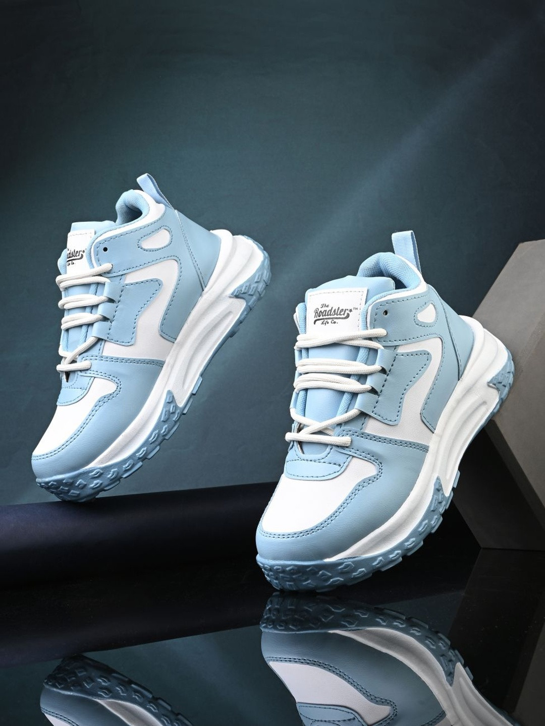 The Roadster Lifestyle Co Women Round Toe Lace-Ups Sneakers