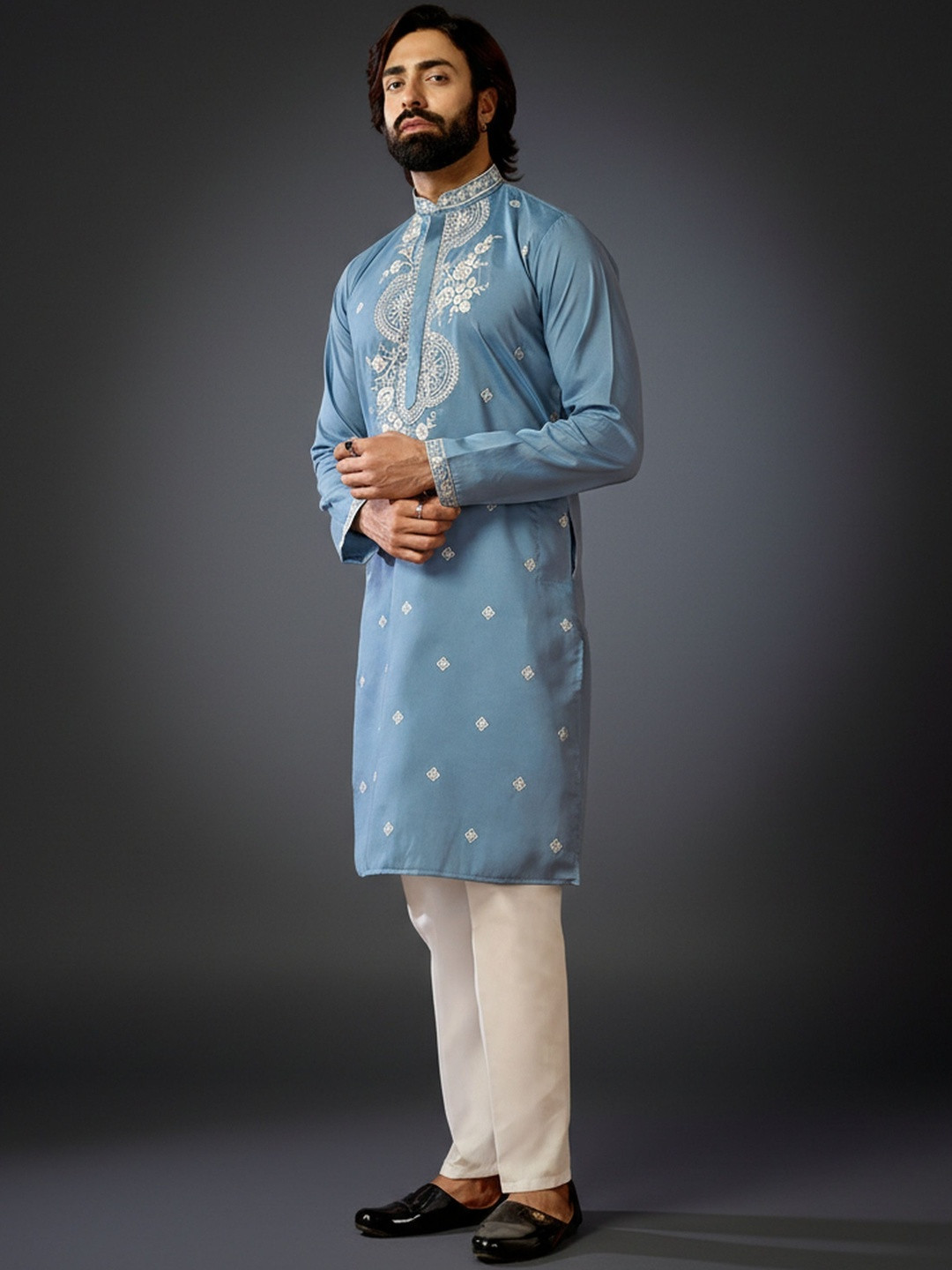 RANGRAAG Men Ethnic Motifs Embroidered Regular Thread Work Kurta with Trousers
