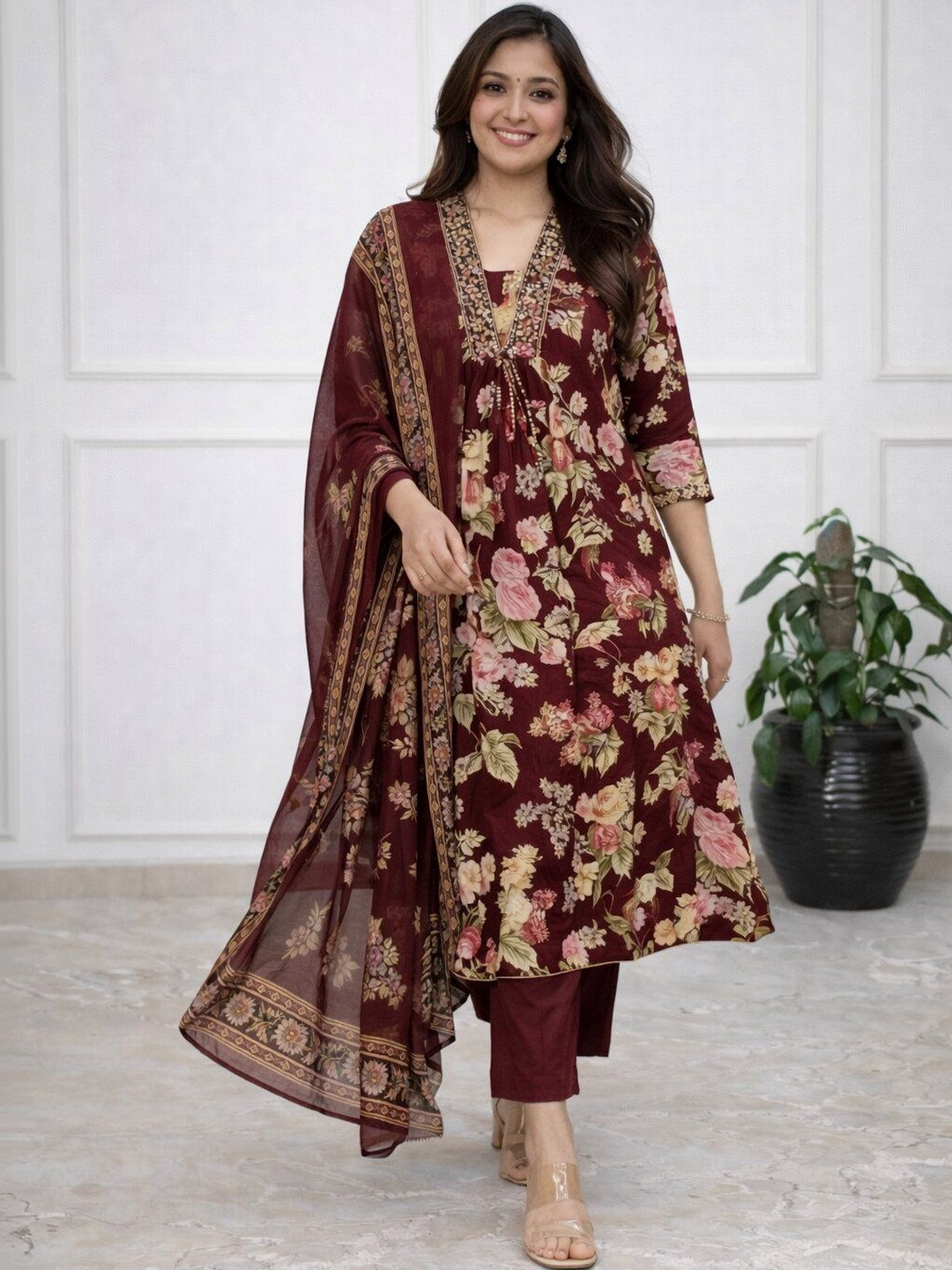 Jikonet Women Floral Printed Regular Kurta with Trousers & With Dupatta