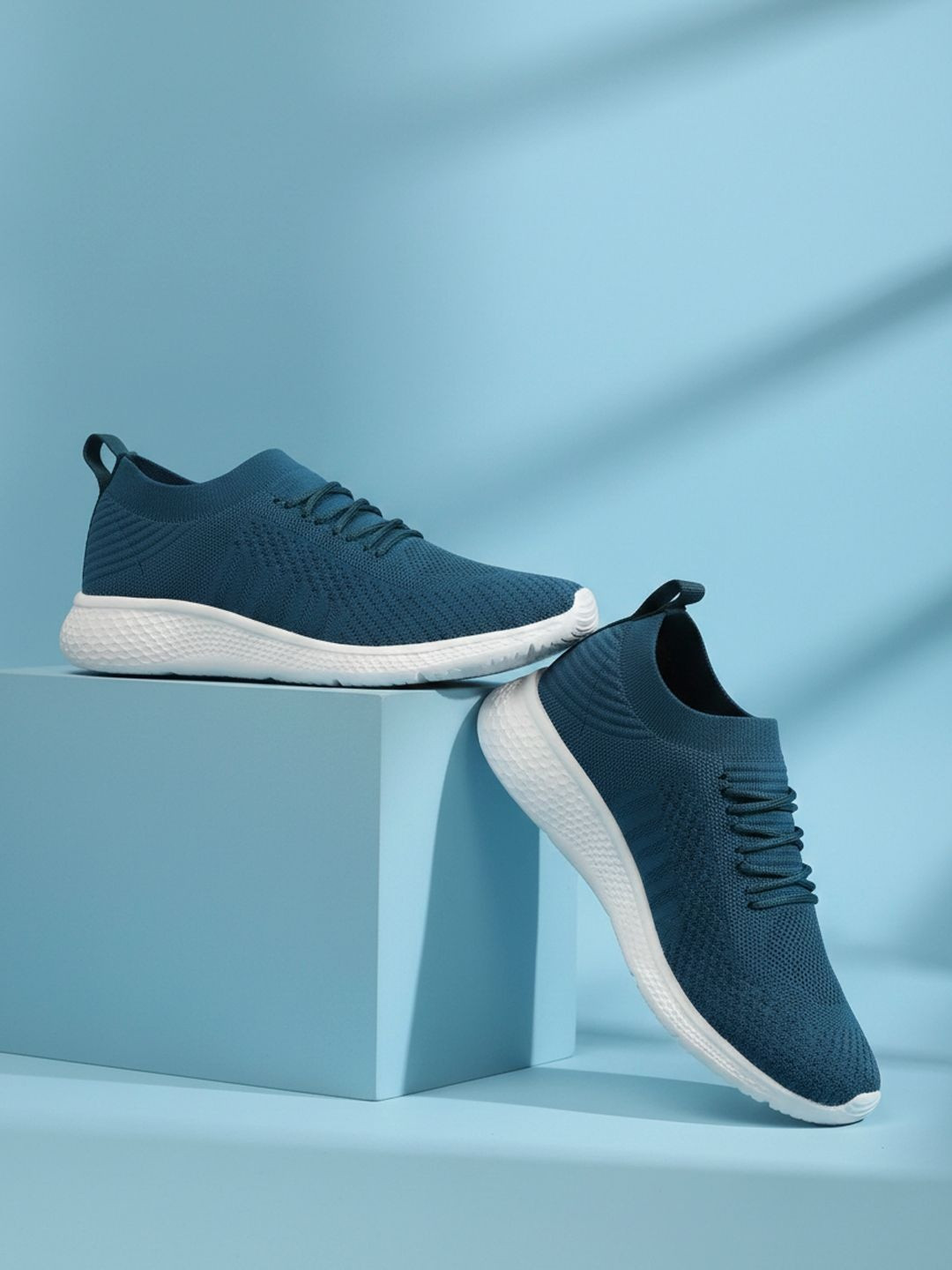 ENRIZZ Men Textured Sneakers