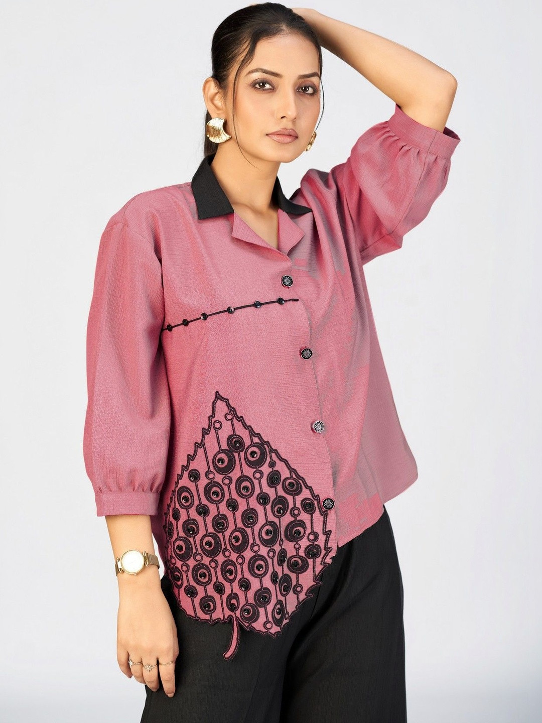 MAKHHI WEAR YOUR VIBE Women Relaxed Printed Casual Shirt