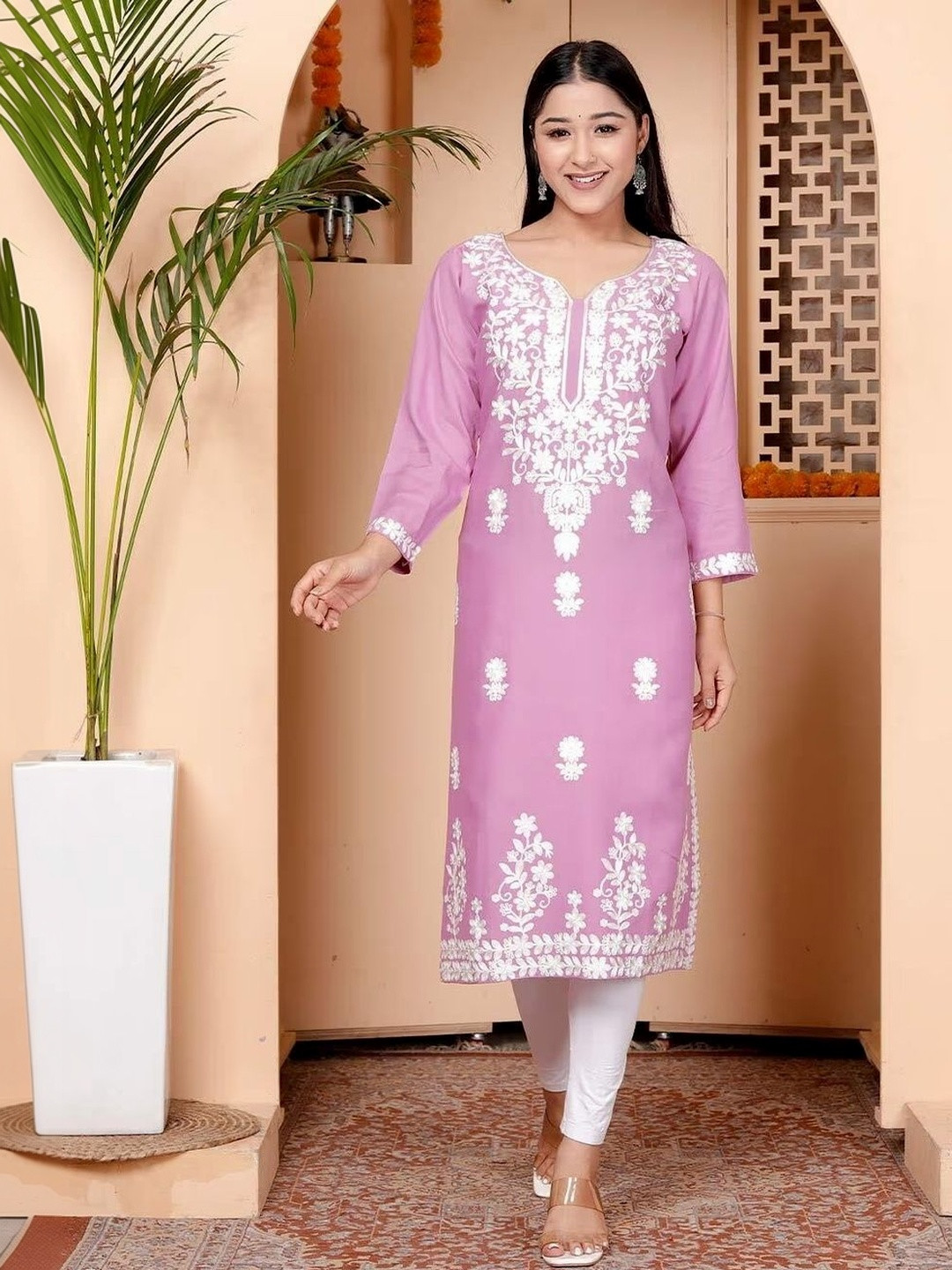 Anushansa Women Ethnic Motifs Embroidered Kurta