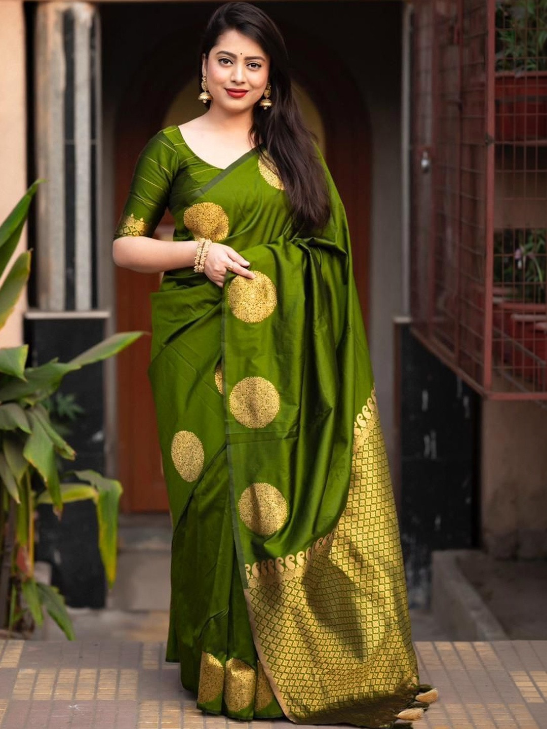 VIMALNATH SYNTHETICS Ethnic Motifs Zari Art Silk Banarasi Saree