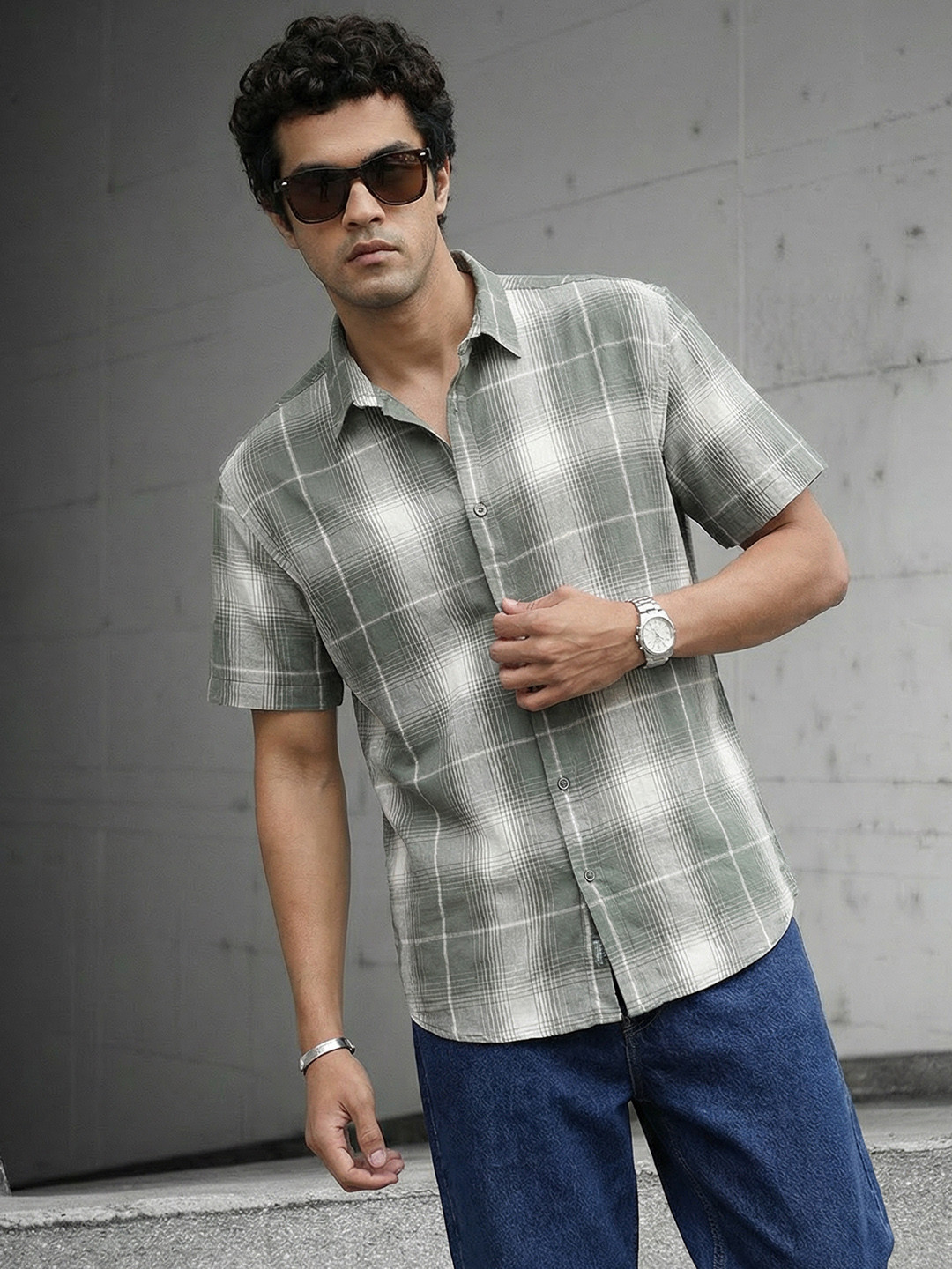 The Roadster Life Co. Relaxed Fit Checked Pure Cotton Casual Shirt