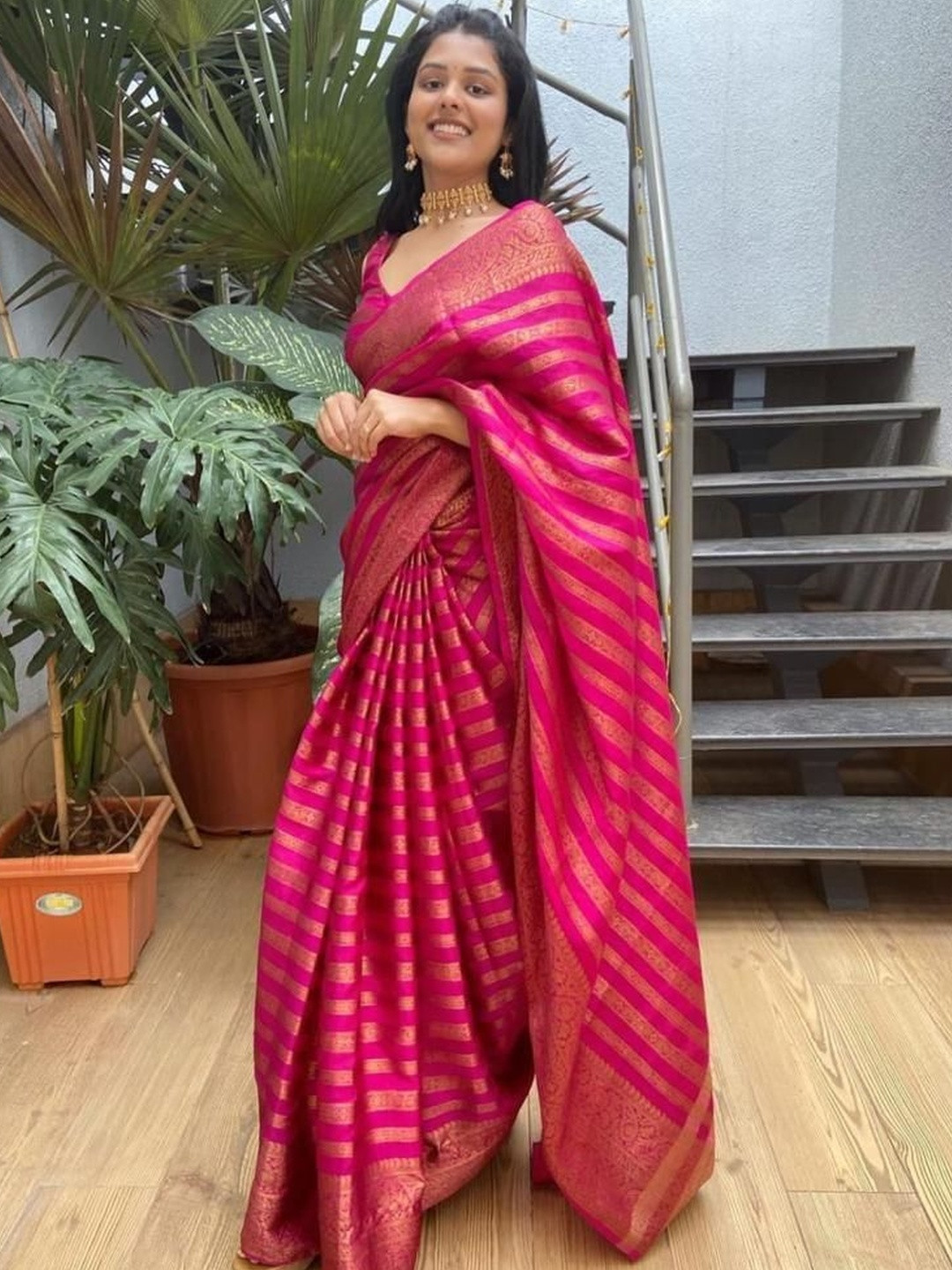 VIMALNATH SYNTHETICS Zari Art Silk Banarasi Saree
