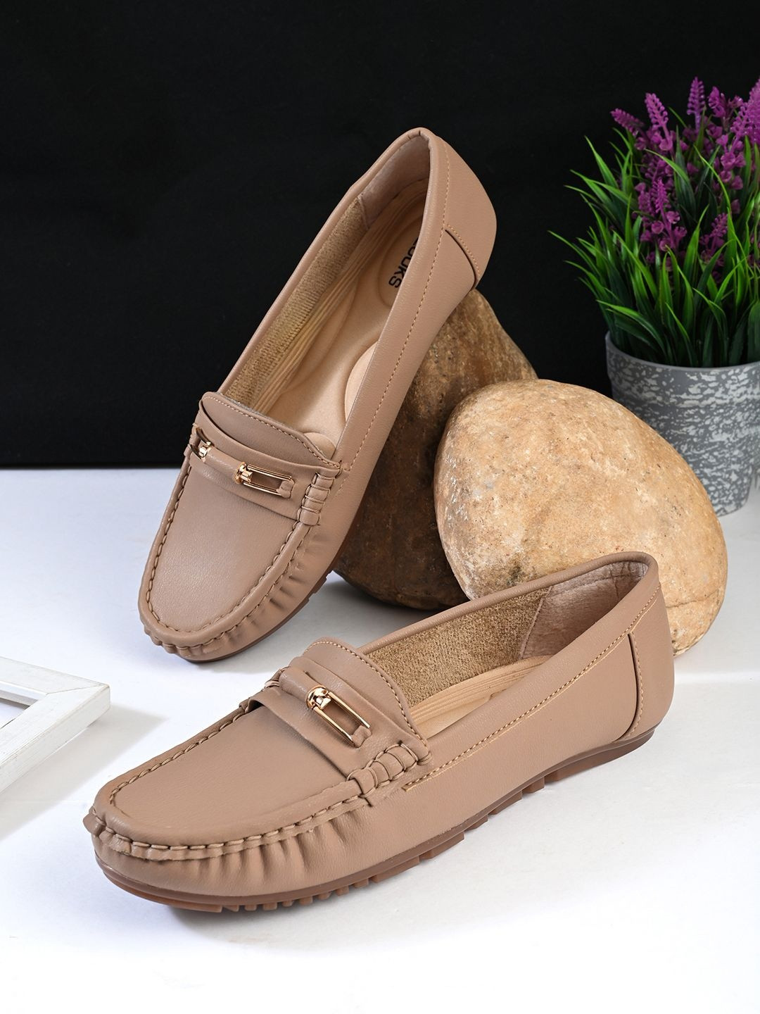 XE Looks Soft Cushioned Slip-On Loafers With Metal Detail