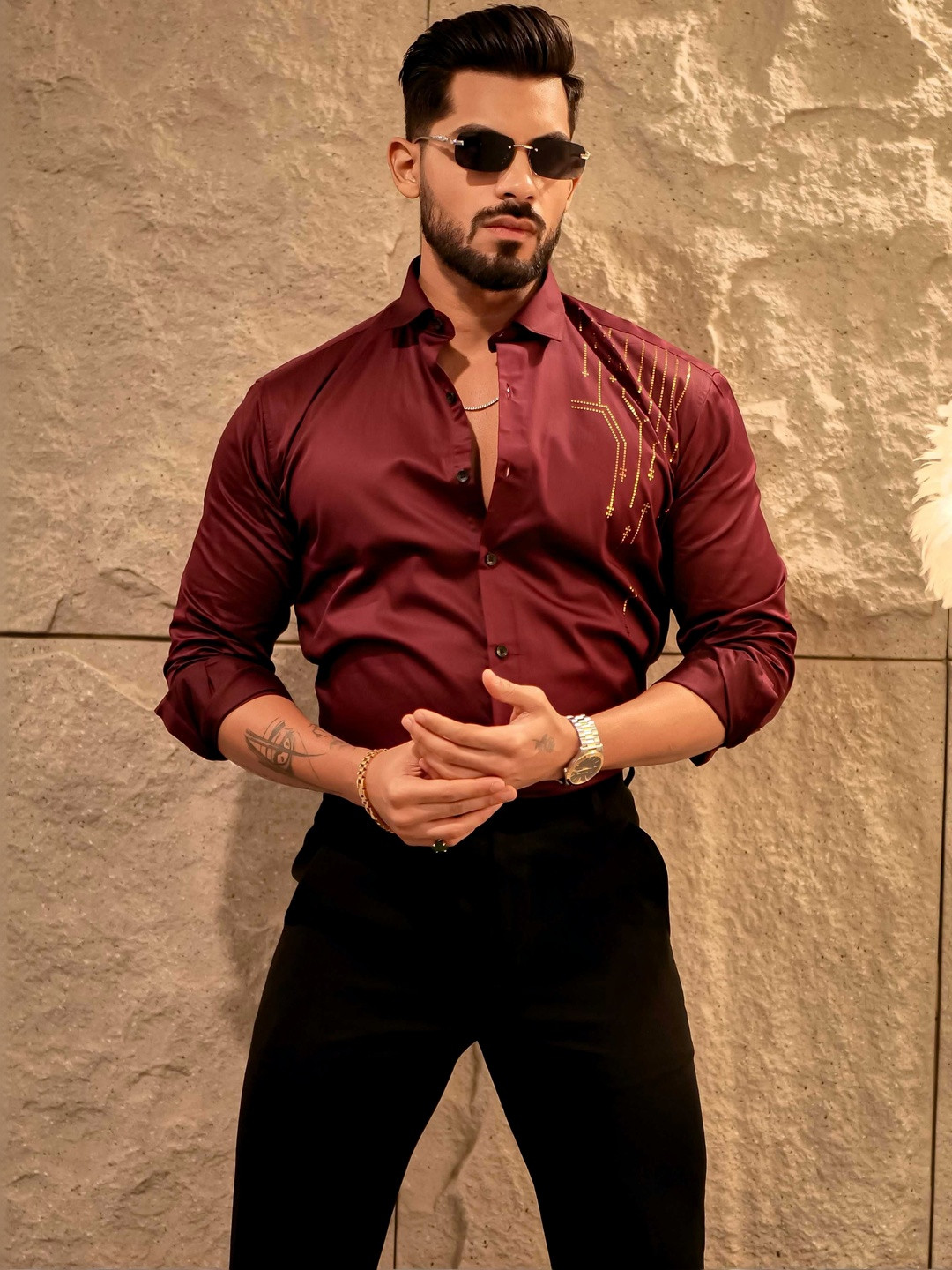 Foomer Men Classic Spread Collar Regular Fit Embellished Casual Shirt
