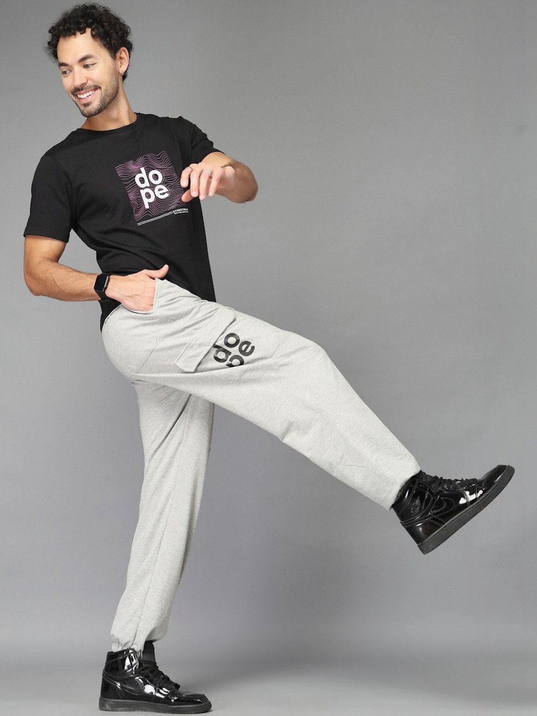 MILLION EMOTIONS Men Relaxed Fit Brand Logo Cargos