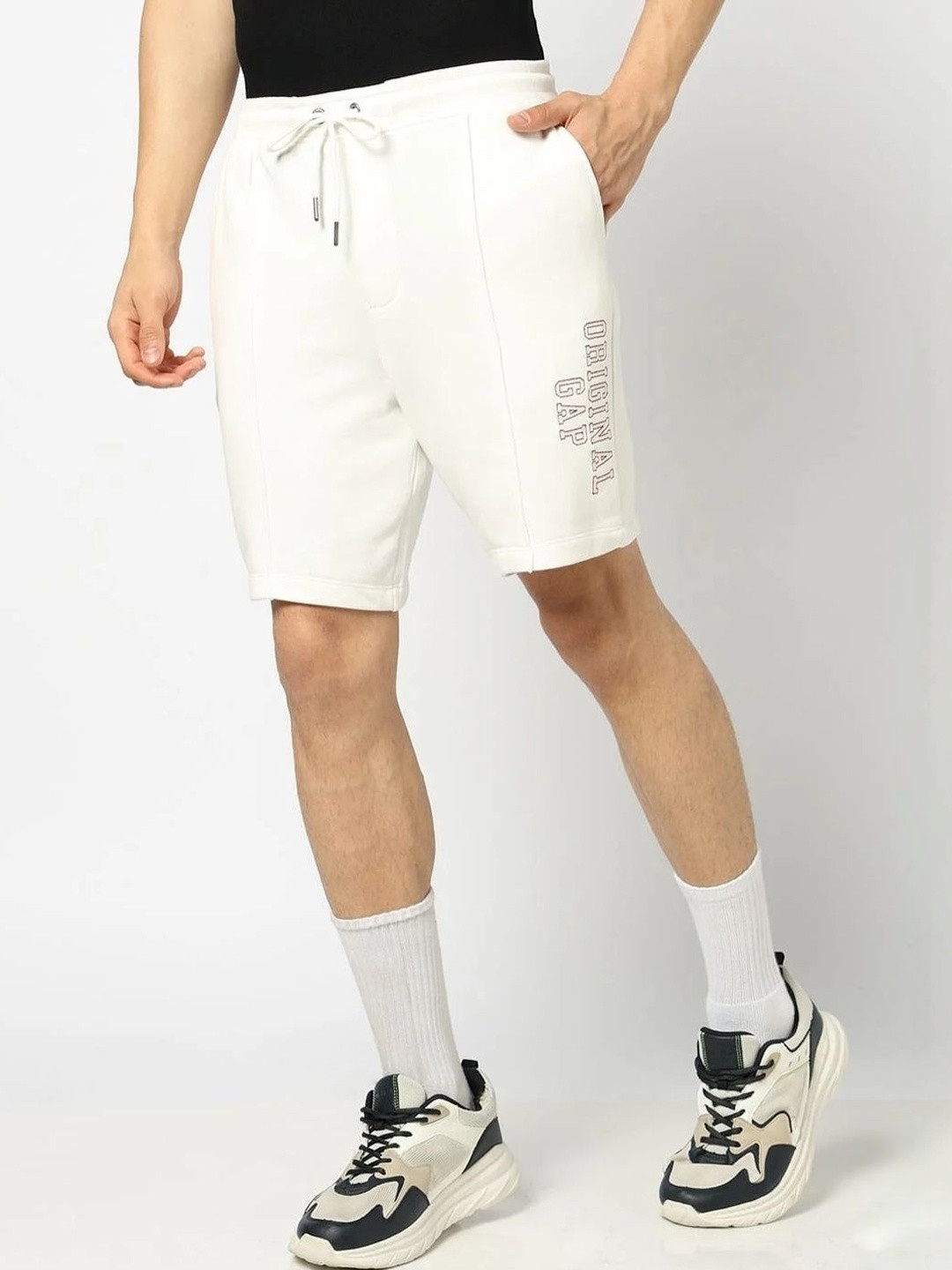 GAP Men Embroidered Mid Rise Shorts