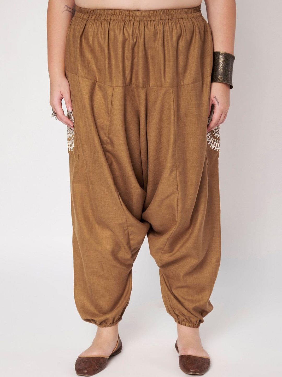 9rasa Women Loose Fit Tribal Harem Pants