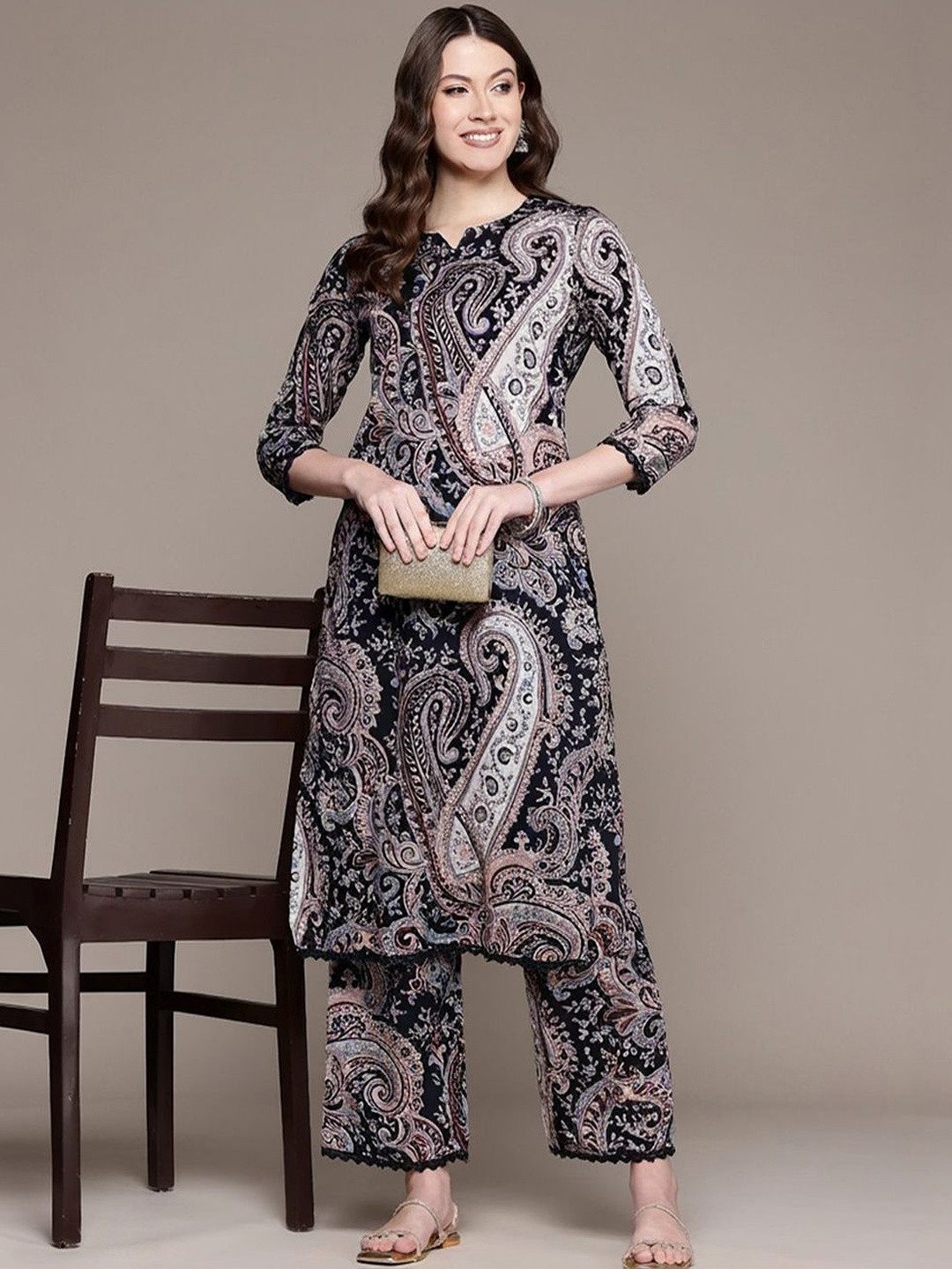 ARADHNA Women Paisley Printed Regular Kurta with Palazzos