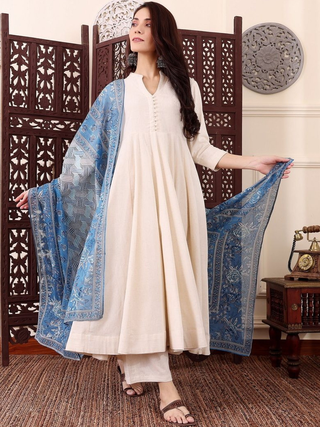 HERE&NOW Women Ethnic Motifs Empire Chanderi Silk Kurta with Trousers & With Dupatta