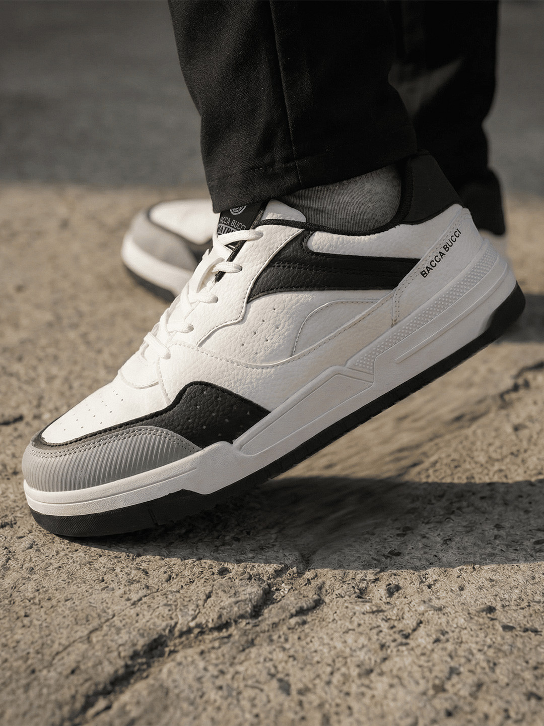 bacca bucci Men Black Matrix Low-Top Court Sneakers