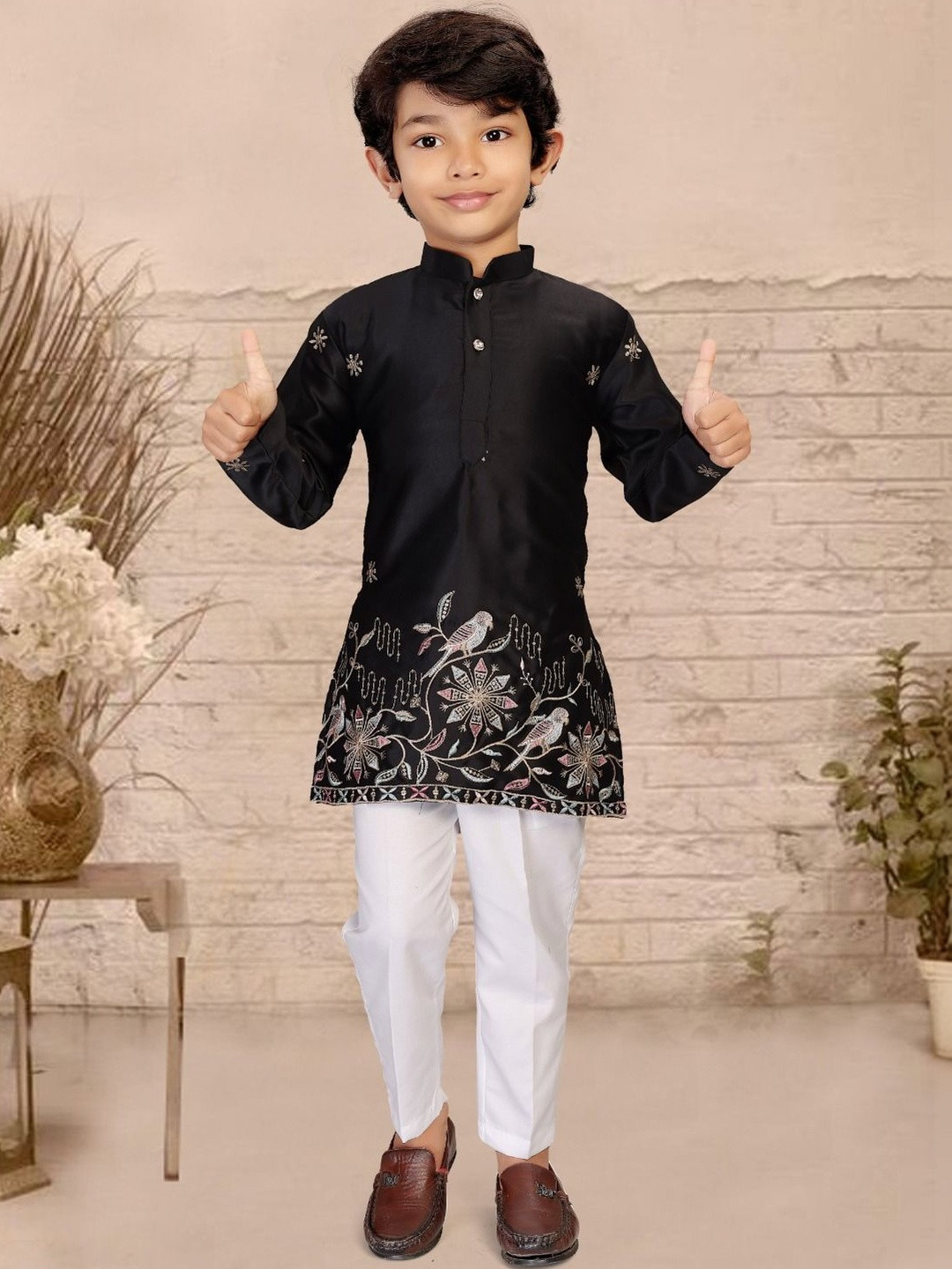 INZORA Boys Ethnic Motifs Embroidered Regular Thread Work Kurta with Trousers
