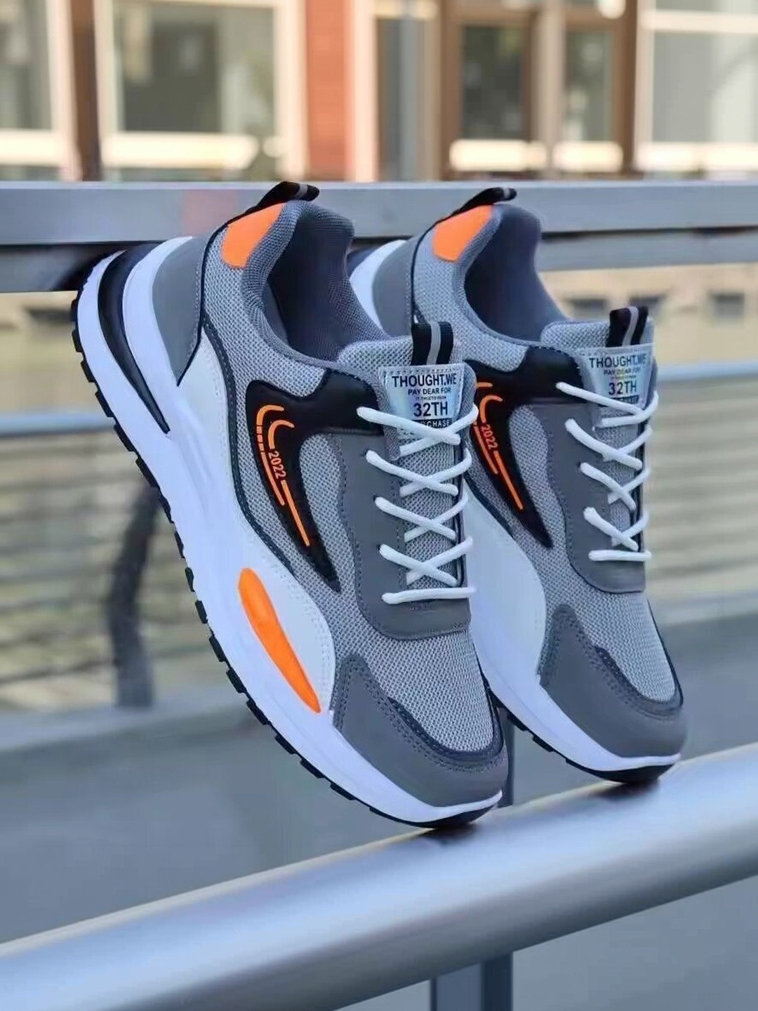 Lejano Men Colourblocked Sneakers