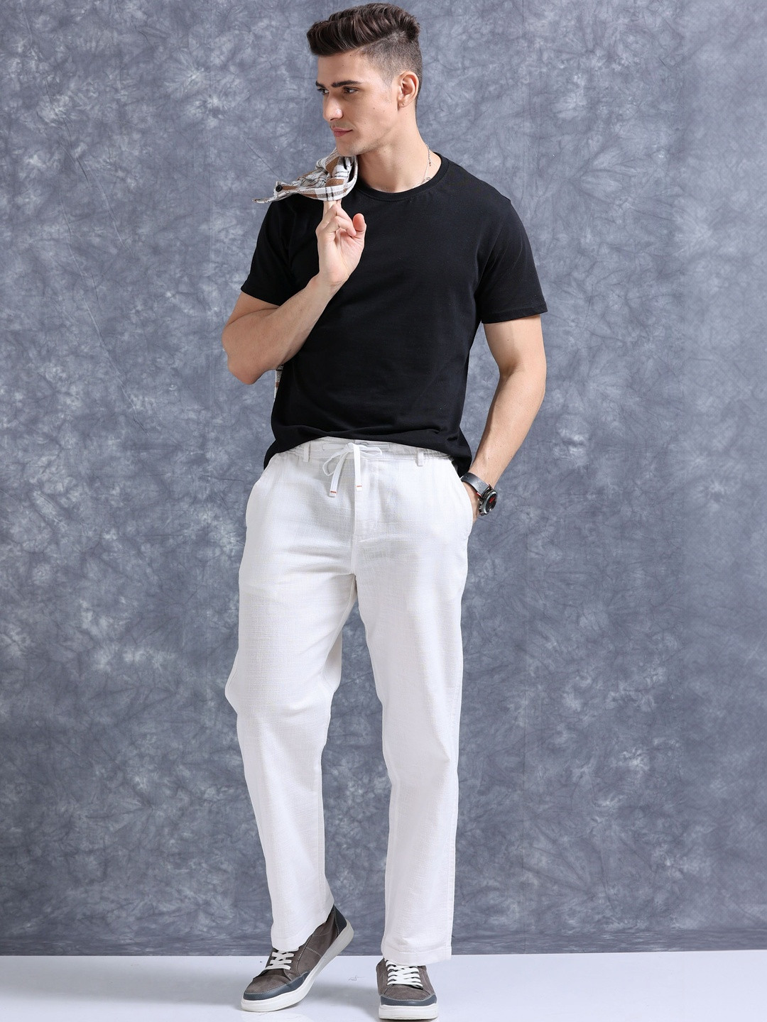 The Roadster Lifestyle Co Men Relaxed Fit Trousers