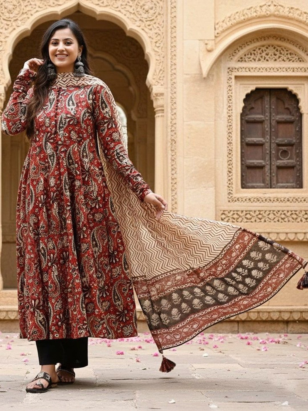 KLOSIA Women Ethnic Motifs Printed Panelled Kurta with Palazzos & With Dupatta