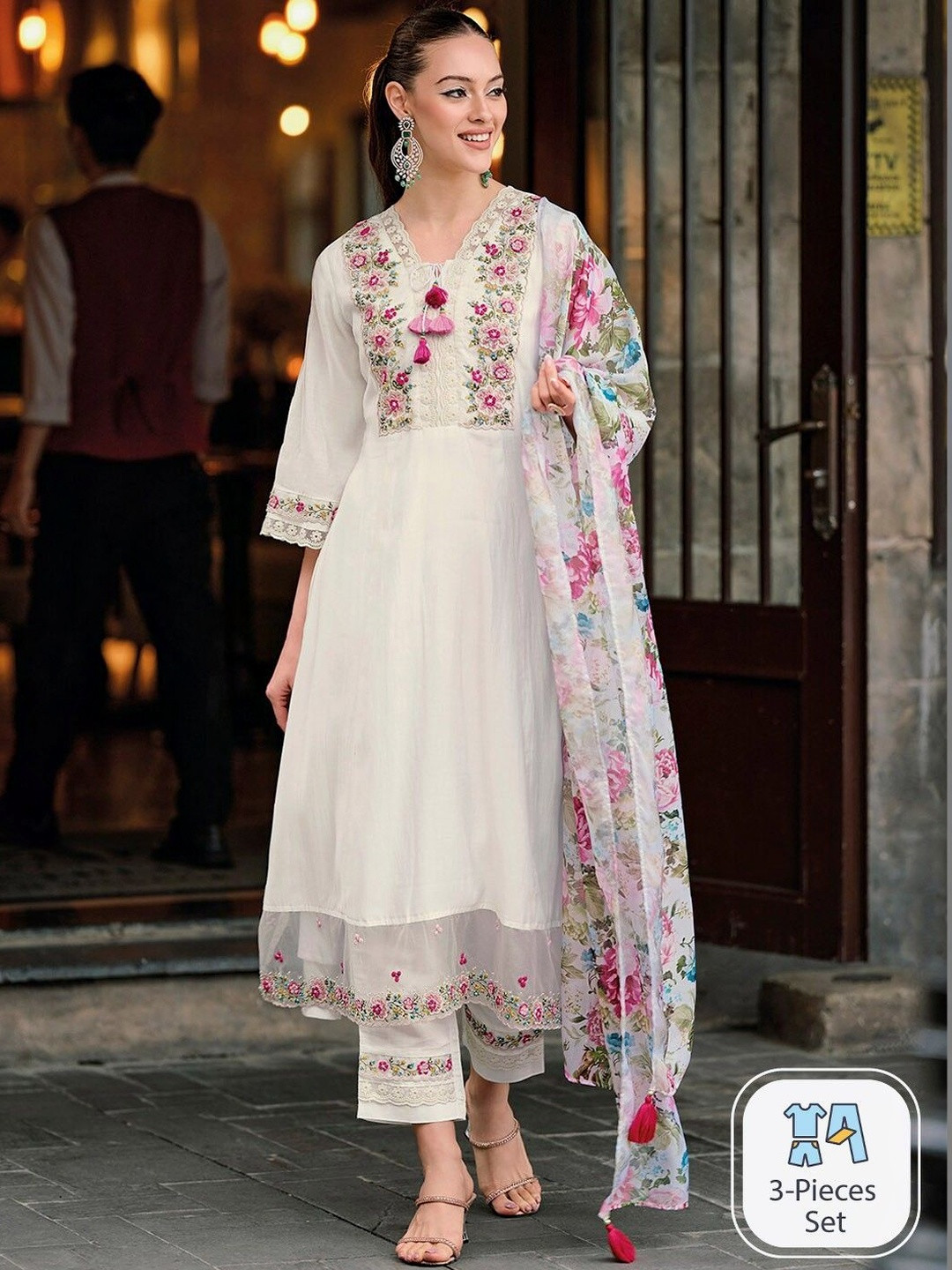 Glamelab Women Floral Embroidered Regular Thread Work Chanderi Silk Kurta with Trousers & With Dupatta