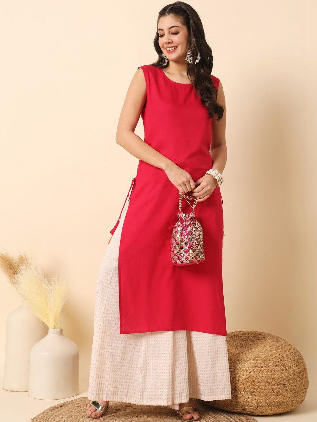 Meeranshi Women Sequinned Kurta