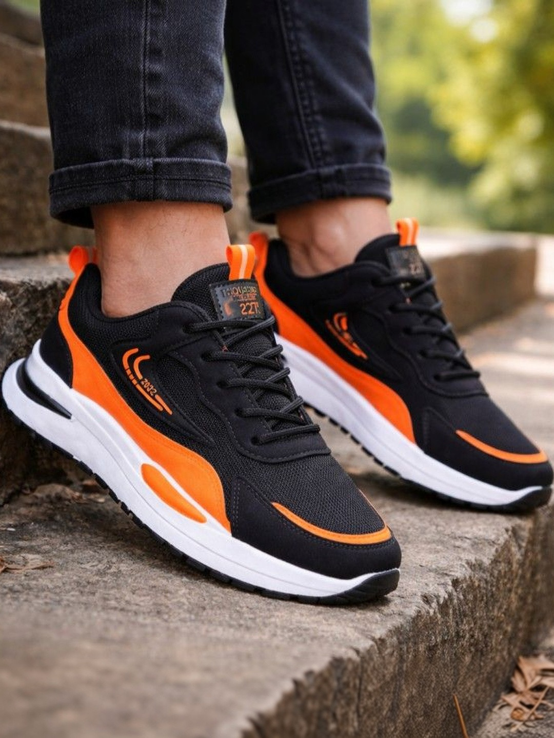 XTOON Men Colourblocked Sneakers
