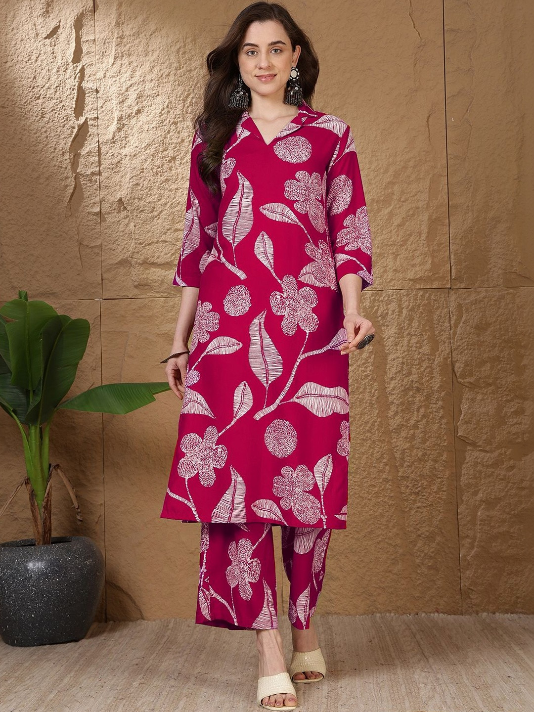 AMOUS Women Floral Printed Regular Kurta with Trousers