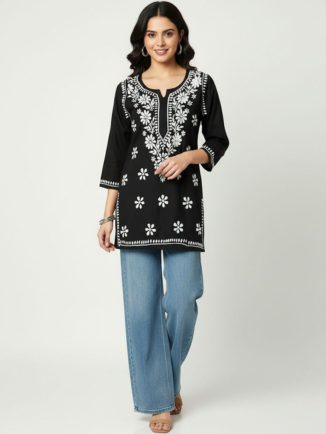 Echo Ethnic Floral Embroidered Chikankari Pure Cotton Blend Chikankari Kurti