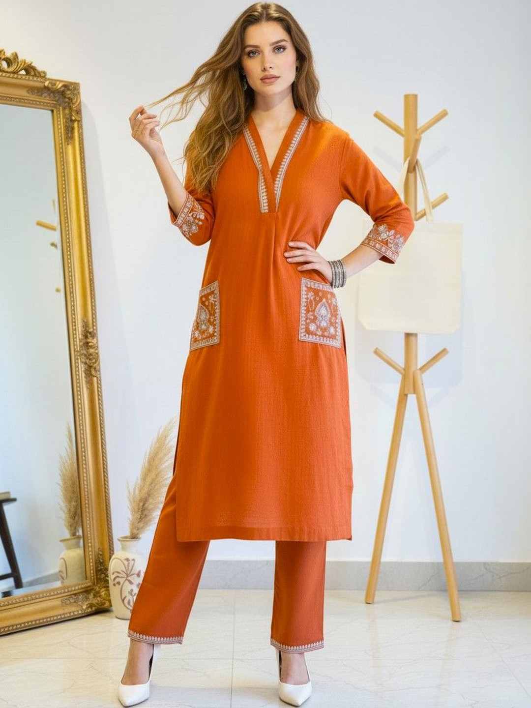 BHAGYESH FASHION Women Ethnic Motifs Embroidered Regular Thread Work Kurta with Trousers