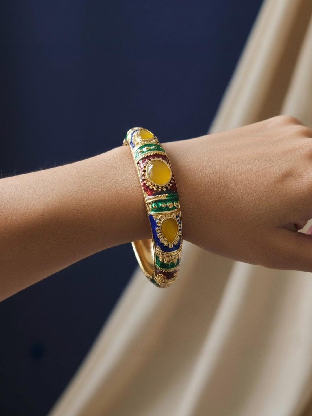 MISS ASTUTE Stone Studded Bangle