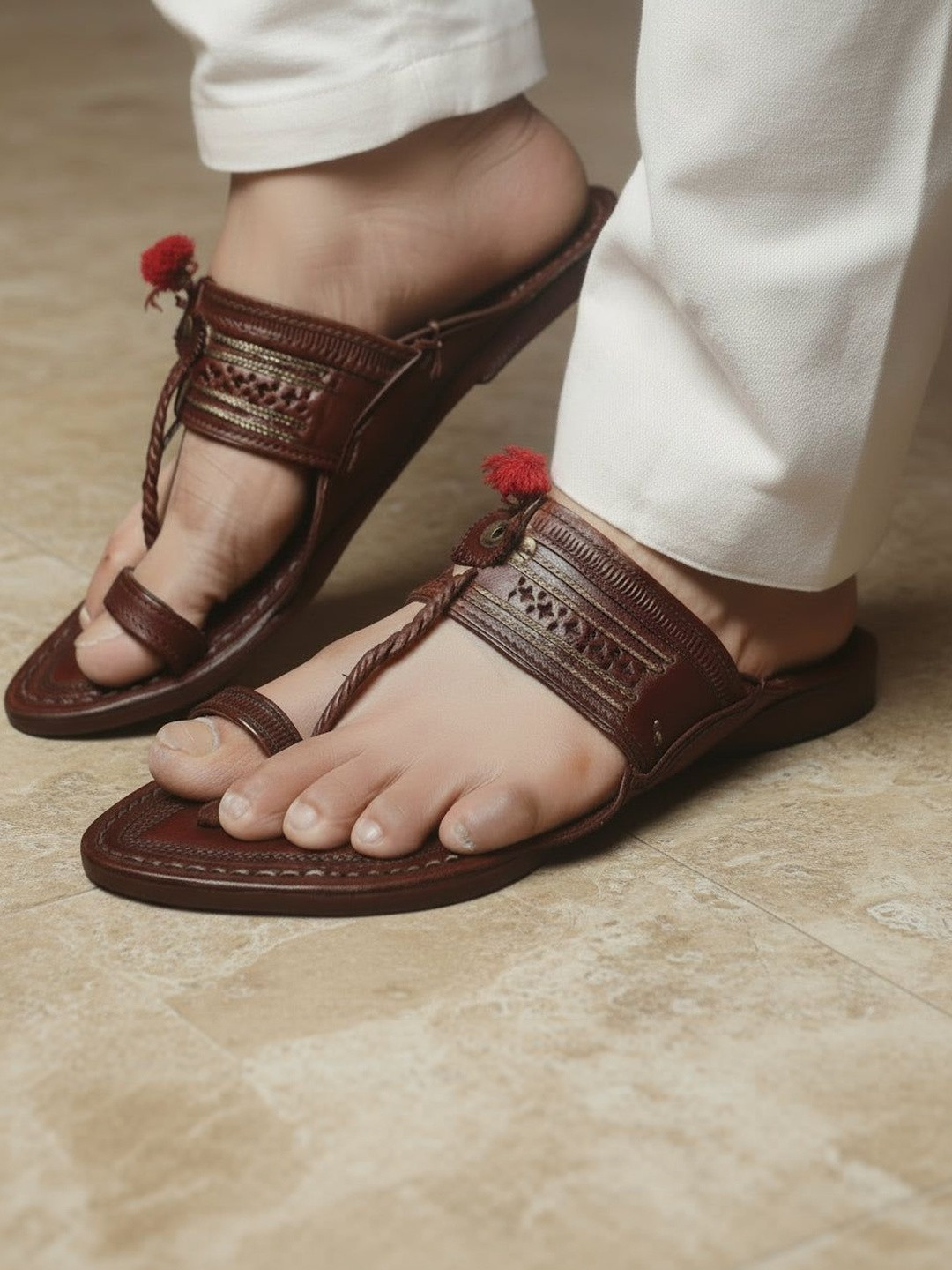 niira.co Men Leather Kolhapuri Casual Sandals