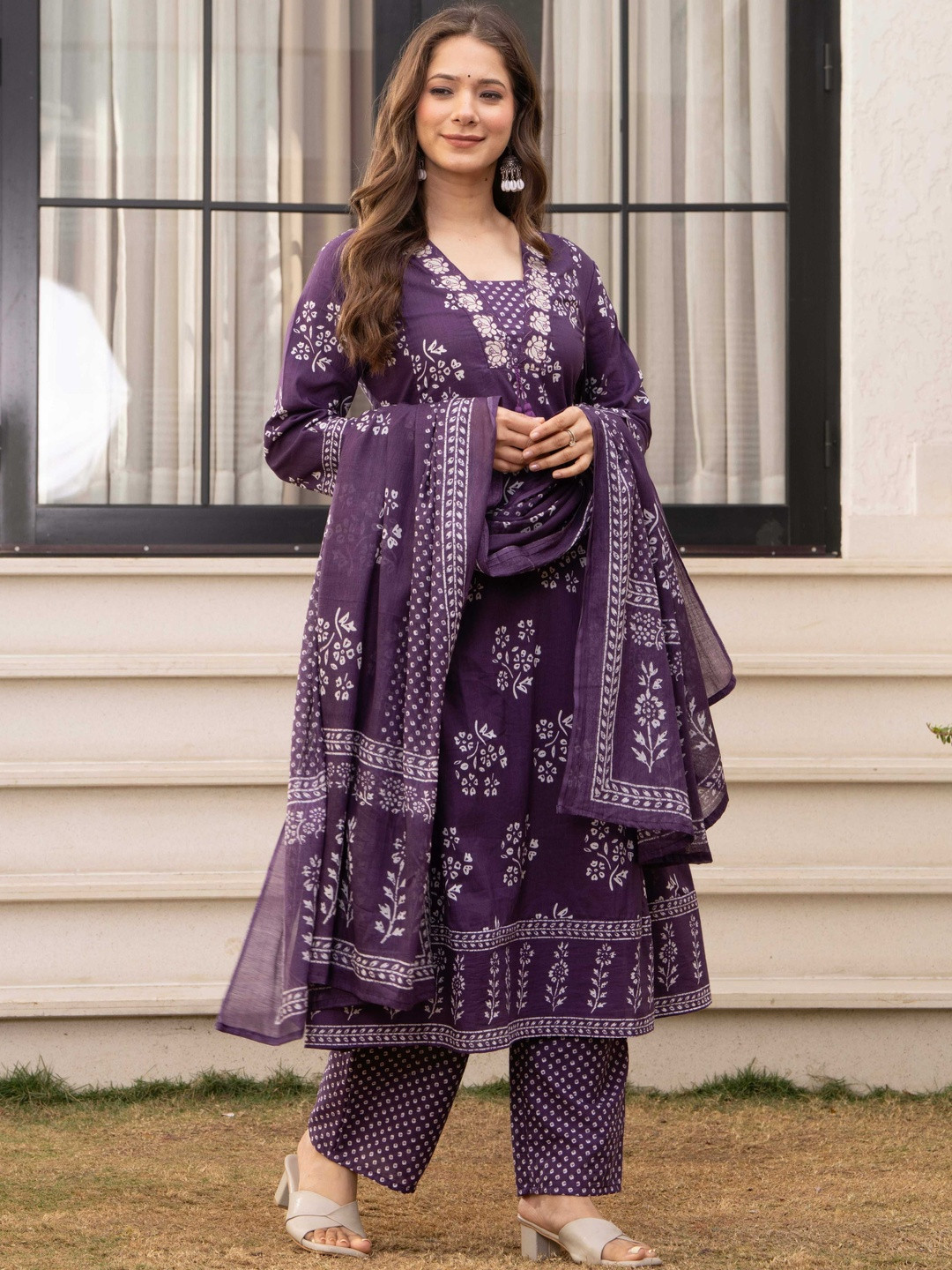 Rangnavi Women Floral Printed Regular Pure Cotton Kurta with Palazzos & With Dupatta