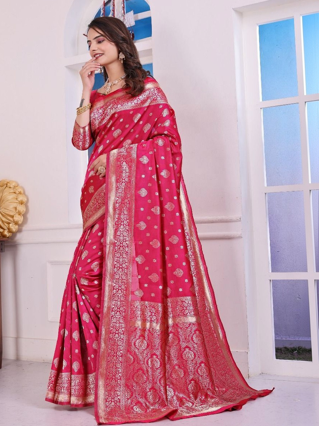 VIMALNATH SYNTHETICS Woven Design Zari Art Silk Banarasi Saree