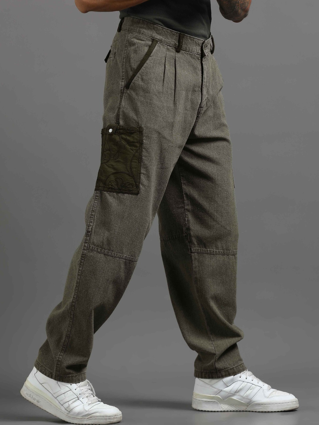 Italian Colony Men Ecru Pleated Zip Trousers
