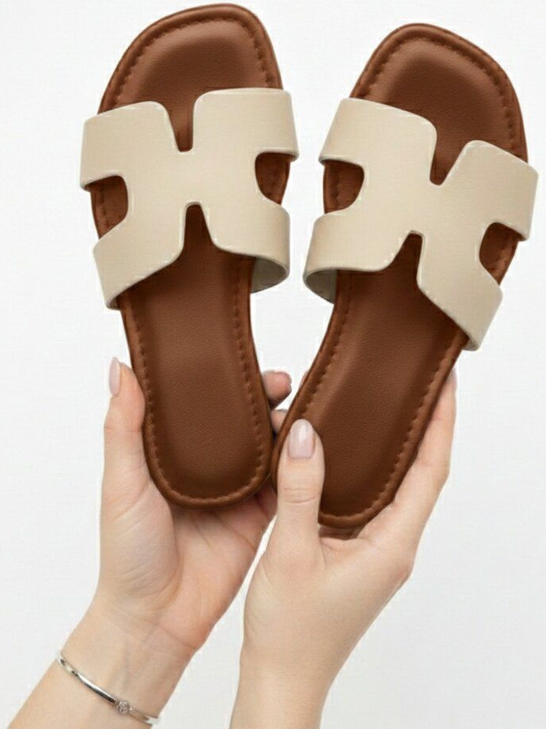 ADIVER Women Embellished One Toe Flats