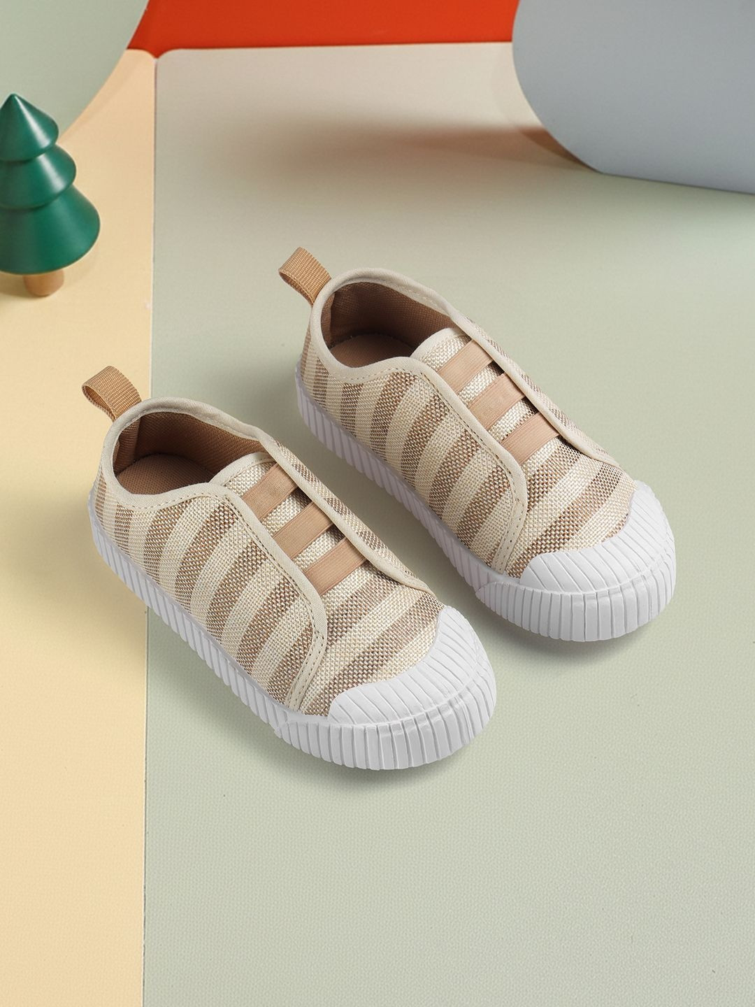 SHOESFORJUNIORS Unisex Kids Striped Core